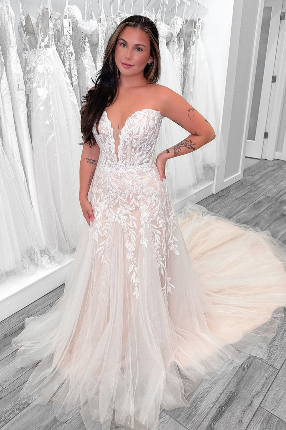 Glamorous A Line V Neck Champagne Tulle Long Wedding Dresses Gown with Appliques HS743