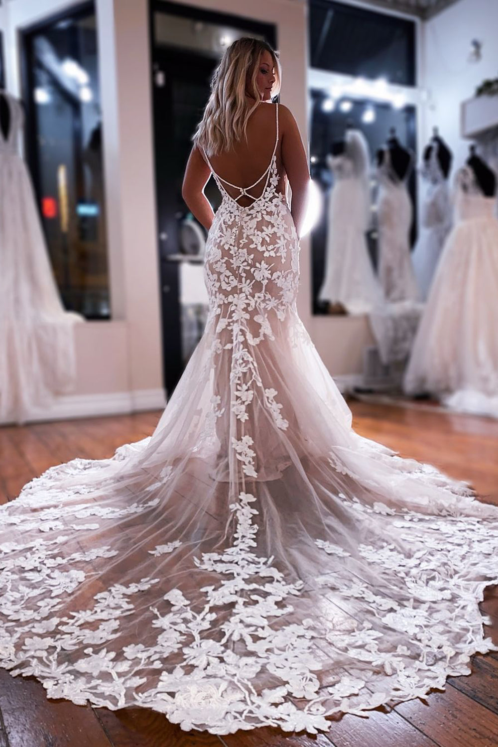 Graceful Mermaid V Neck Champagne Lace Wedding Dresses Gown with Appliques HS694