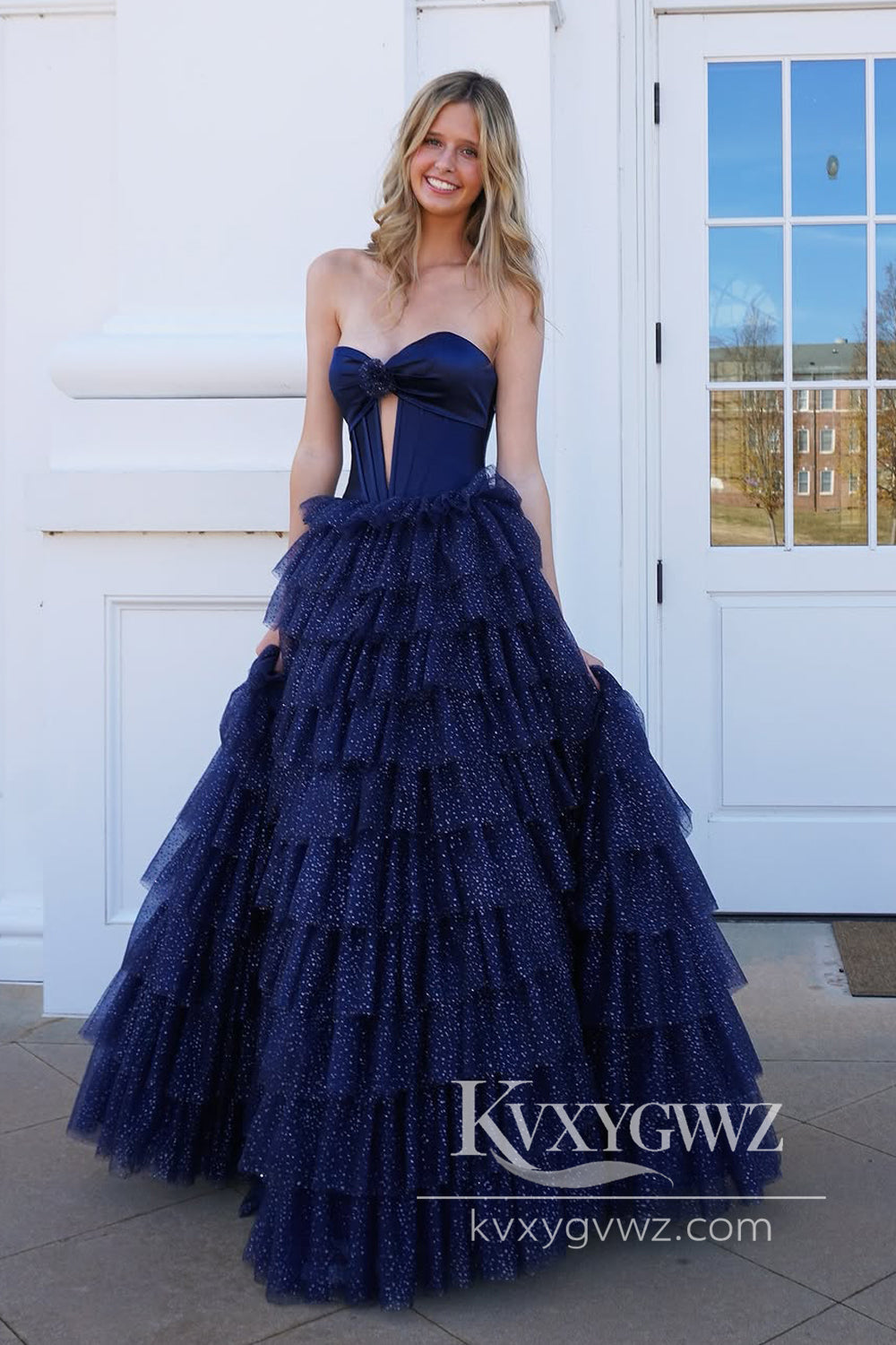 Stunning A Line Sweetheart Evening Gown Keyhole Navy Blue Tulle Tiered Long Prom Dress LF1013