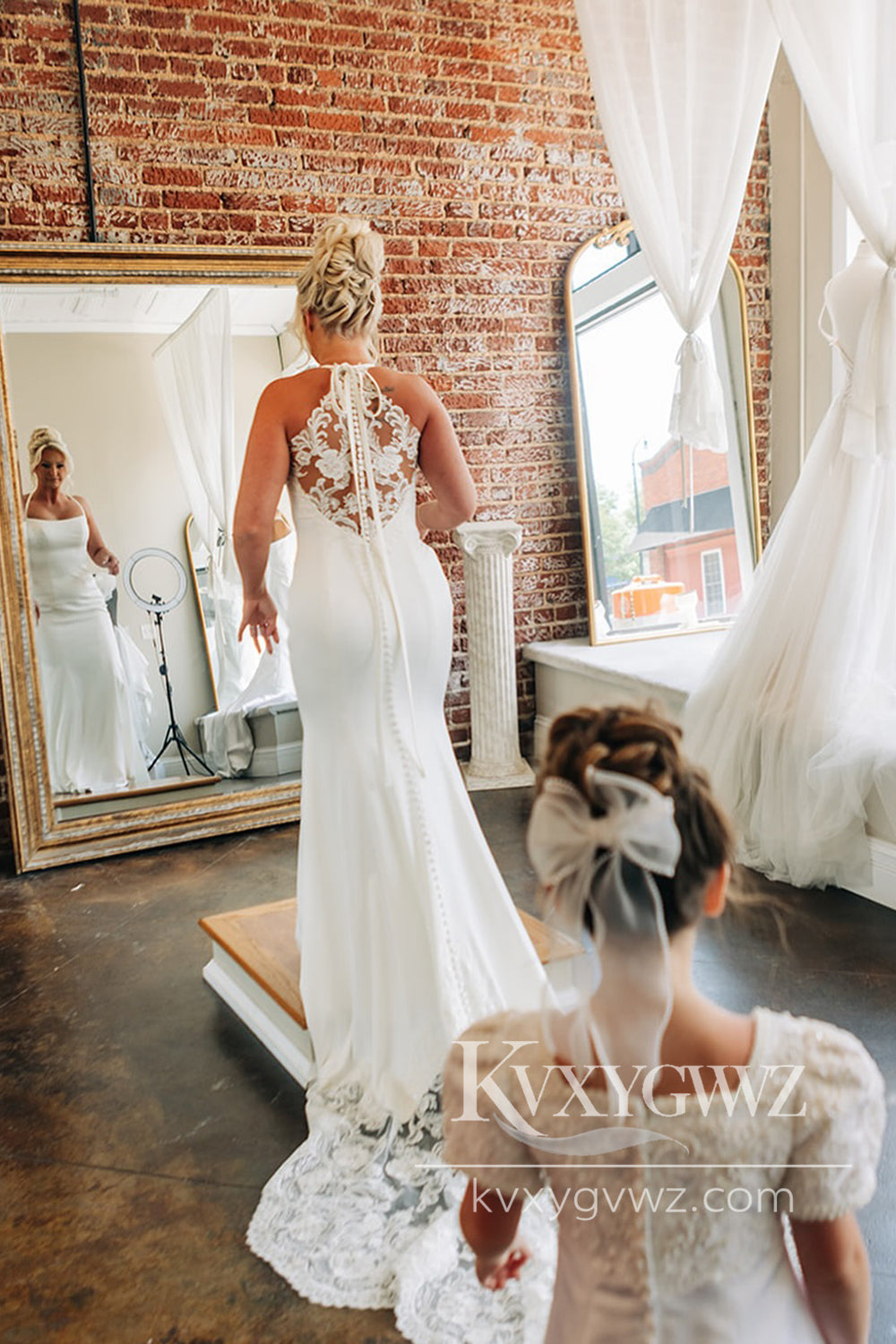 Graceful Mermaid Scoop Neck Elastic Satin Long Wedding Dresses Gown with Appliques HS1018