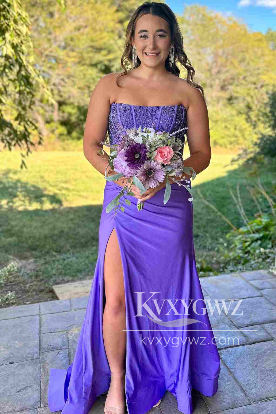 Fashion Mermaid Strapless Evening Gown Black Satin Slit Prom Dress With Beading LF1047