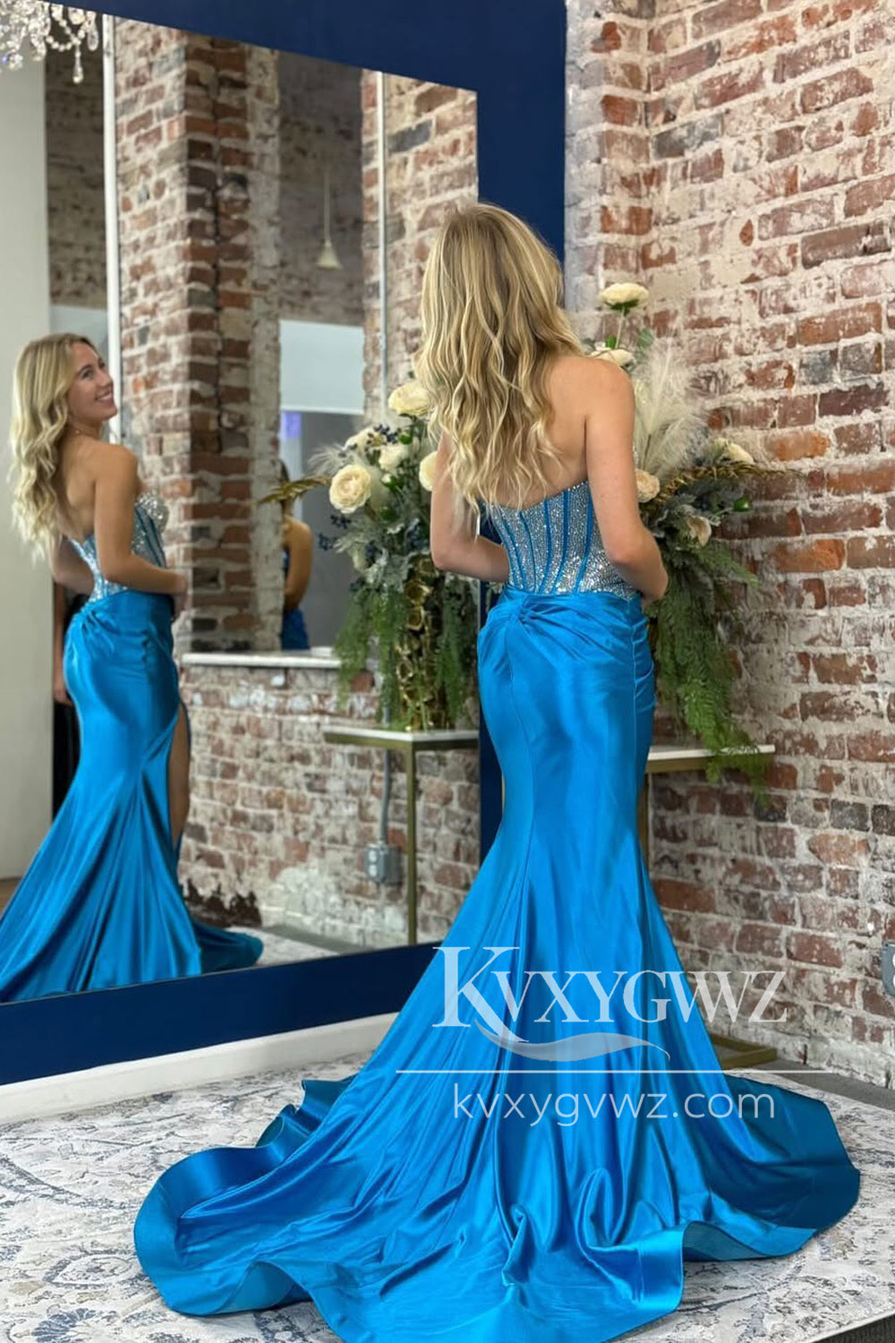 Glamorous Mermaid Evening Gown Sweetheart Royal Blue Satin Slit Prom Dress with Beading LF1074