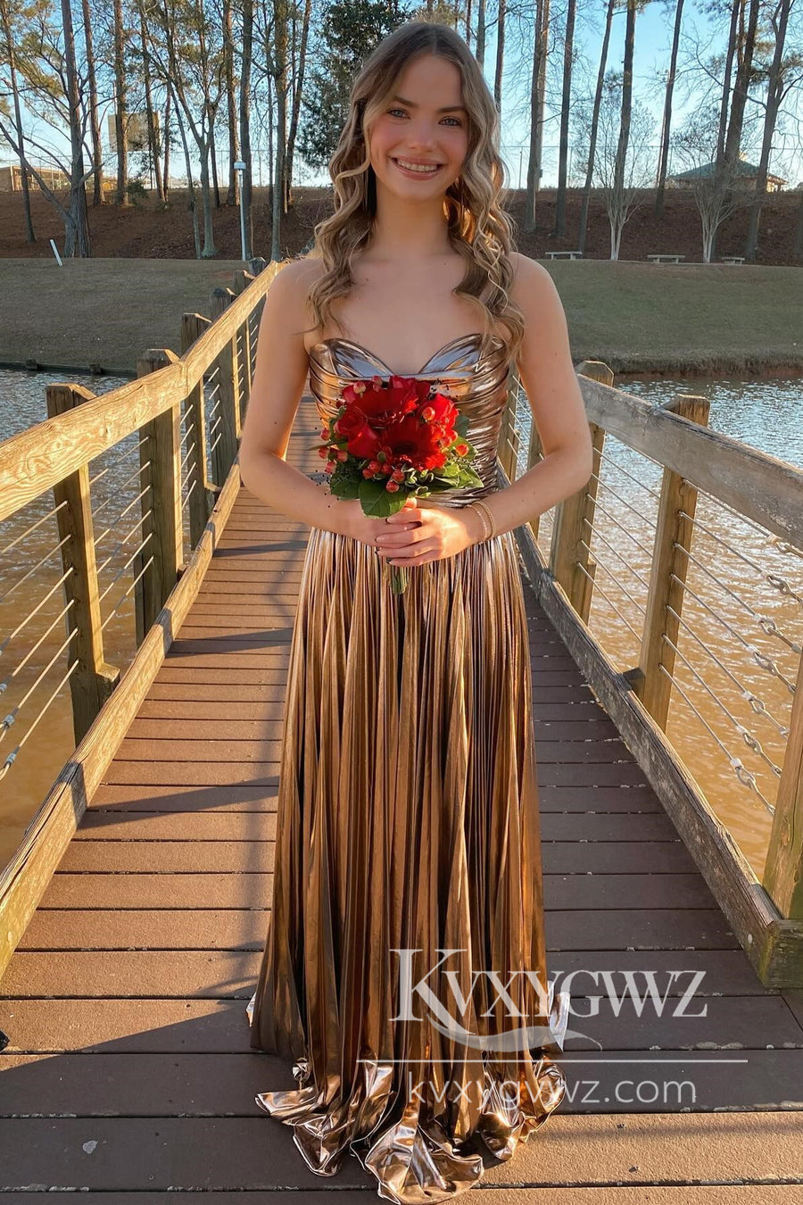 Fashion A Line Strapless Evening Gown Metallic Satin Pleated Prom Dress with Slit LF1149