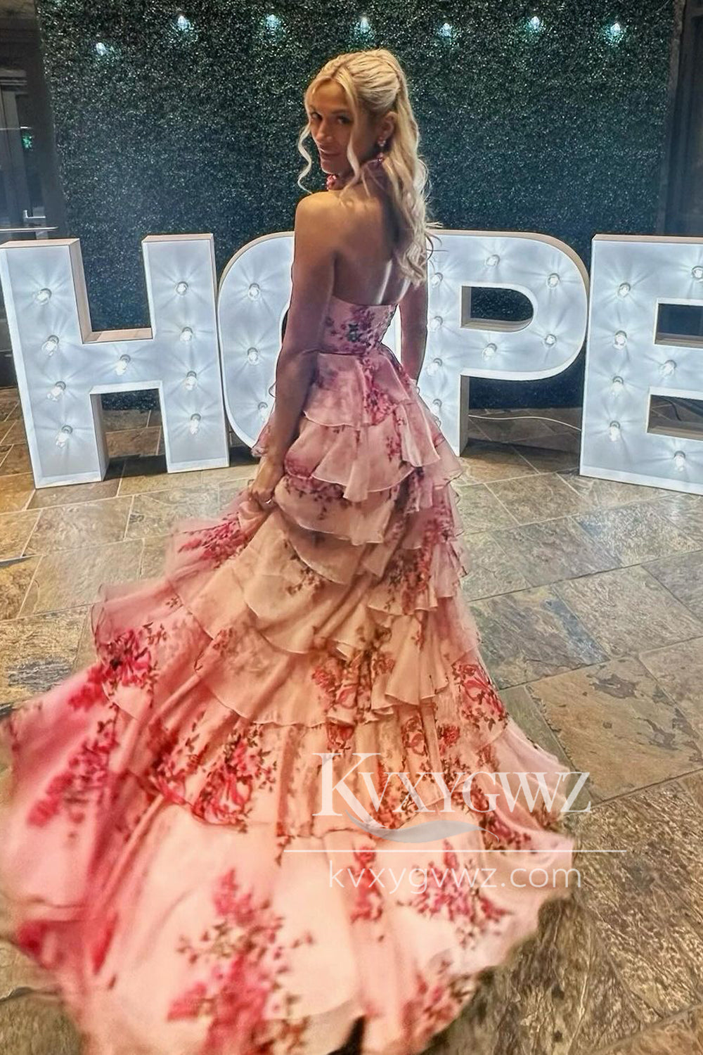Stunning A Line Keyhole Evening Gown Halter Floral Printed Chiffon Tiered Slit Prom Dress LF1153