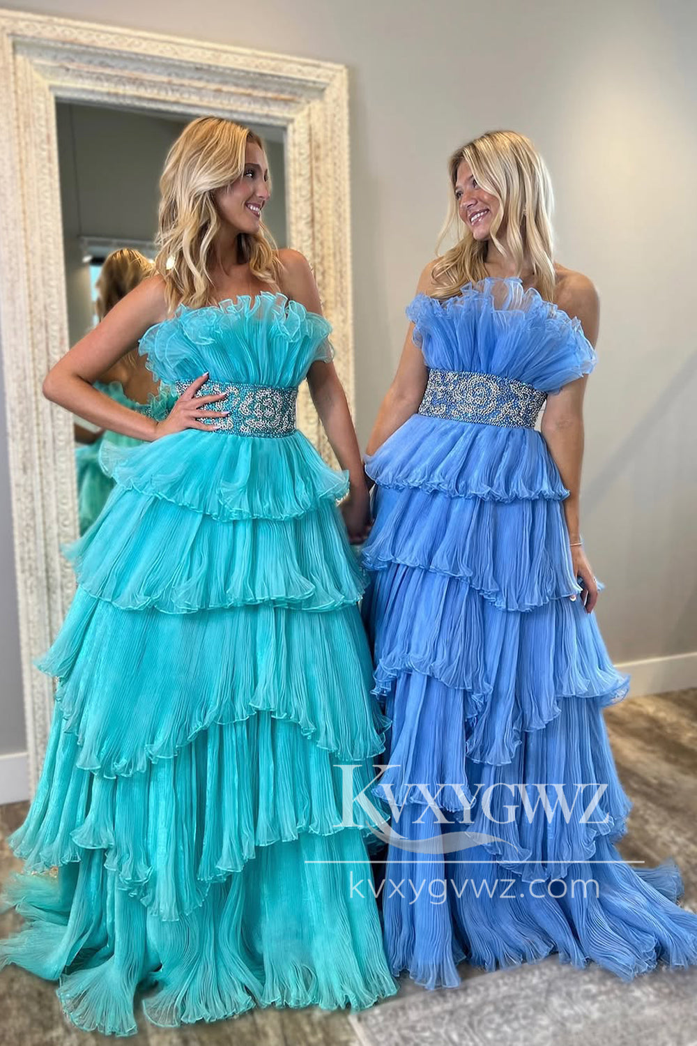 Stunning Ball Gown Strapless Evening Gown Organza Pleat Tiered Prom Dress with Beading LF1254