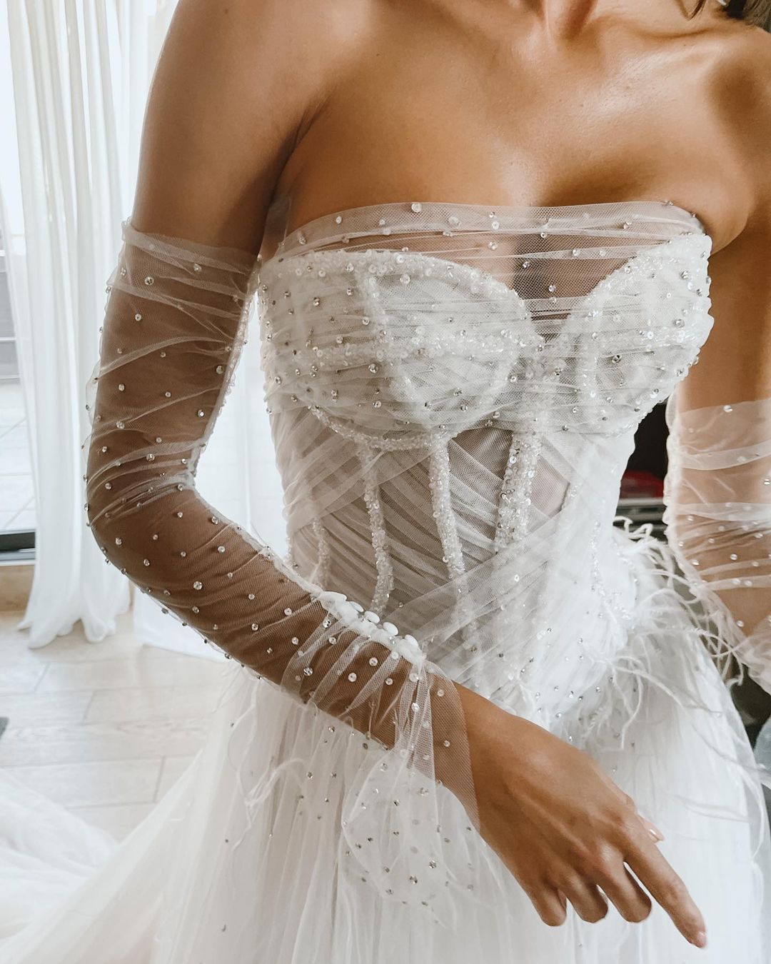 Fariy A Line Sweetheart Beaded Tulle Slit Wedding Dresses Gown with Feather HS847