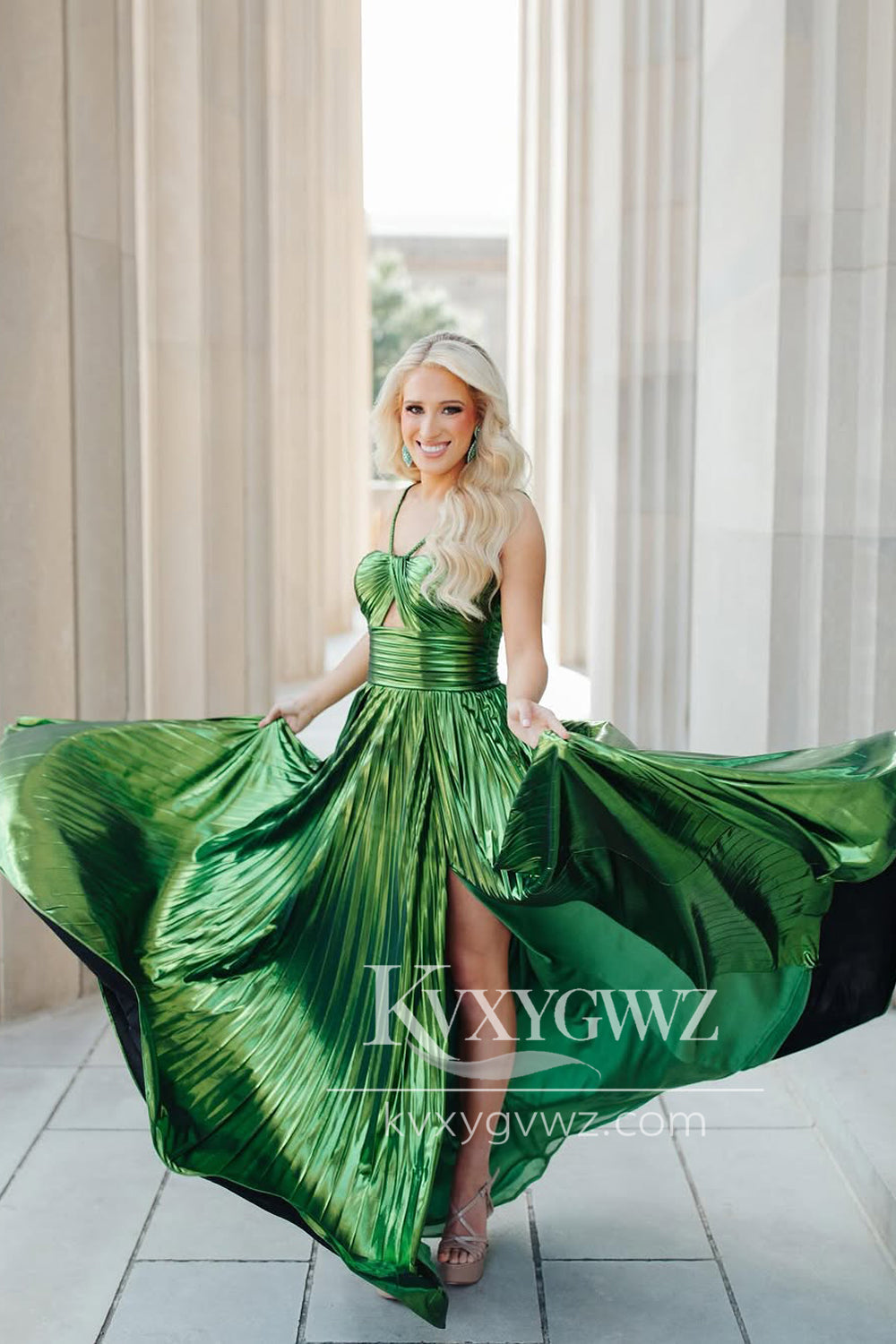 A-Line Halter Green Evening Gown Satin Keyhole Pleated Long Prom Dress LF1397