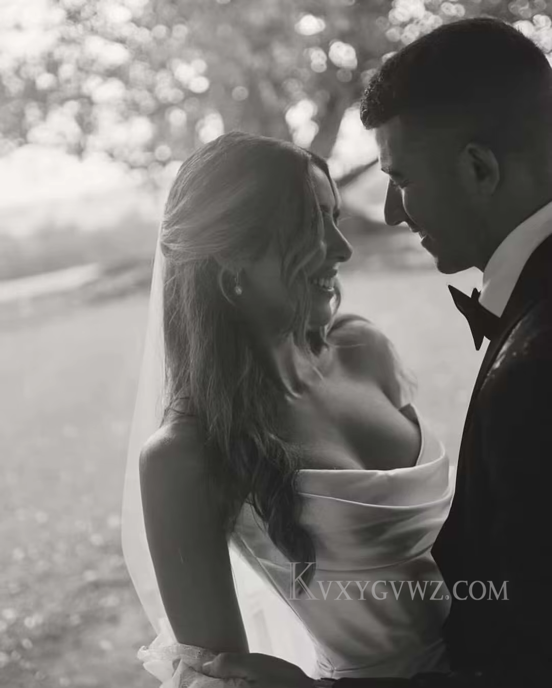 Strapless Satin Ruffles Sweep Train Wedding Gown/Dress HS408