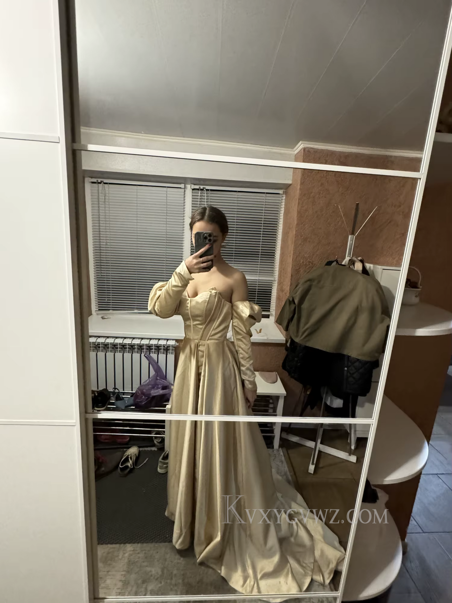 Sweetheart Satin Sweep Train Wedding Gown/Dress With Long Sleeves HS409