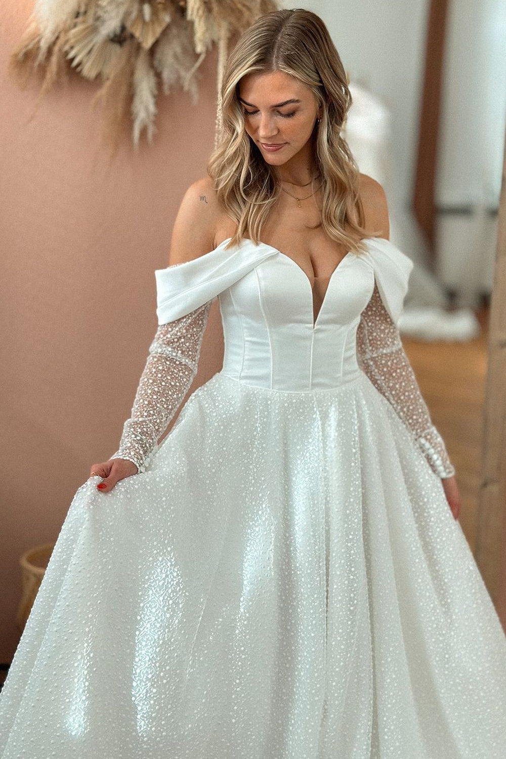Bohemian Off the Shoulder Sequins Wedding Dresses Gown with Long Sleeves HS868