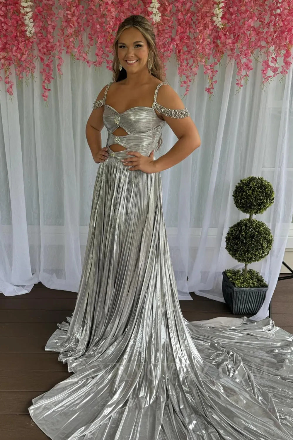 Sparkly Golden Cut Out Beaded A-Line Metallic Pleated Long Prom Dress with Slit LF033