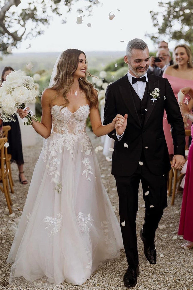 Glamorous A Line Sweetheart Tulle Wedding Dresses Gown with Appliques HS750