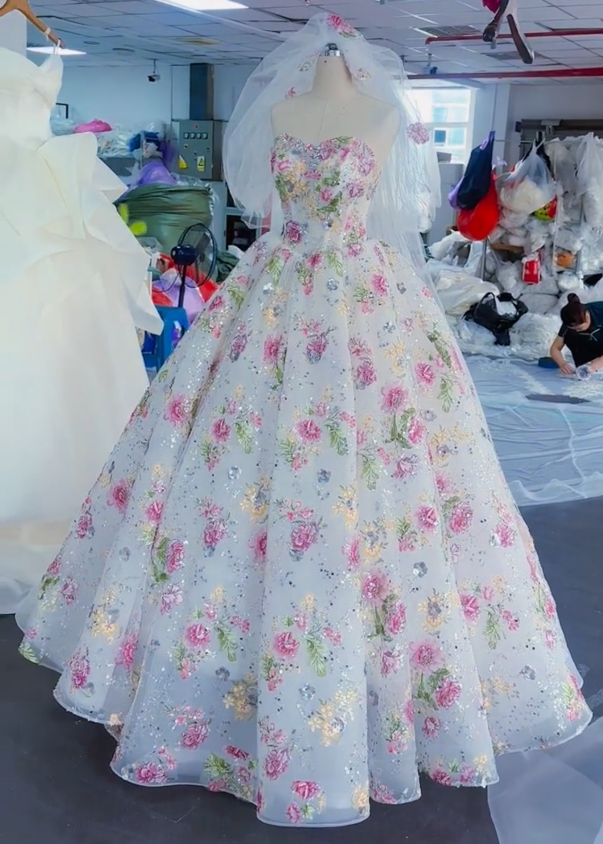 Elegant Sweetheart 3D Lace Appliqued Floor Length Prom Dress LF371