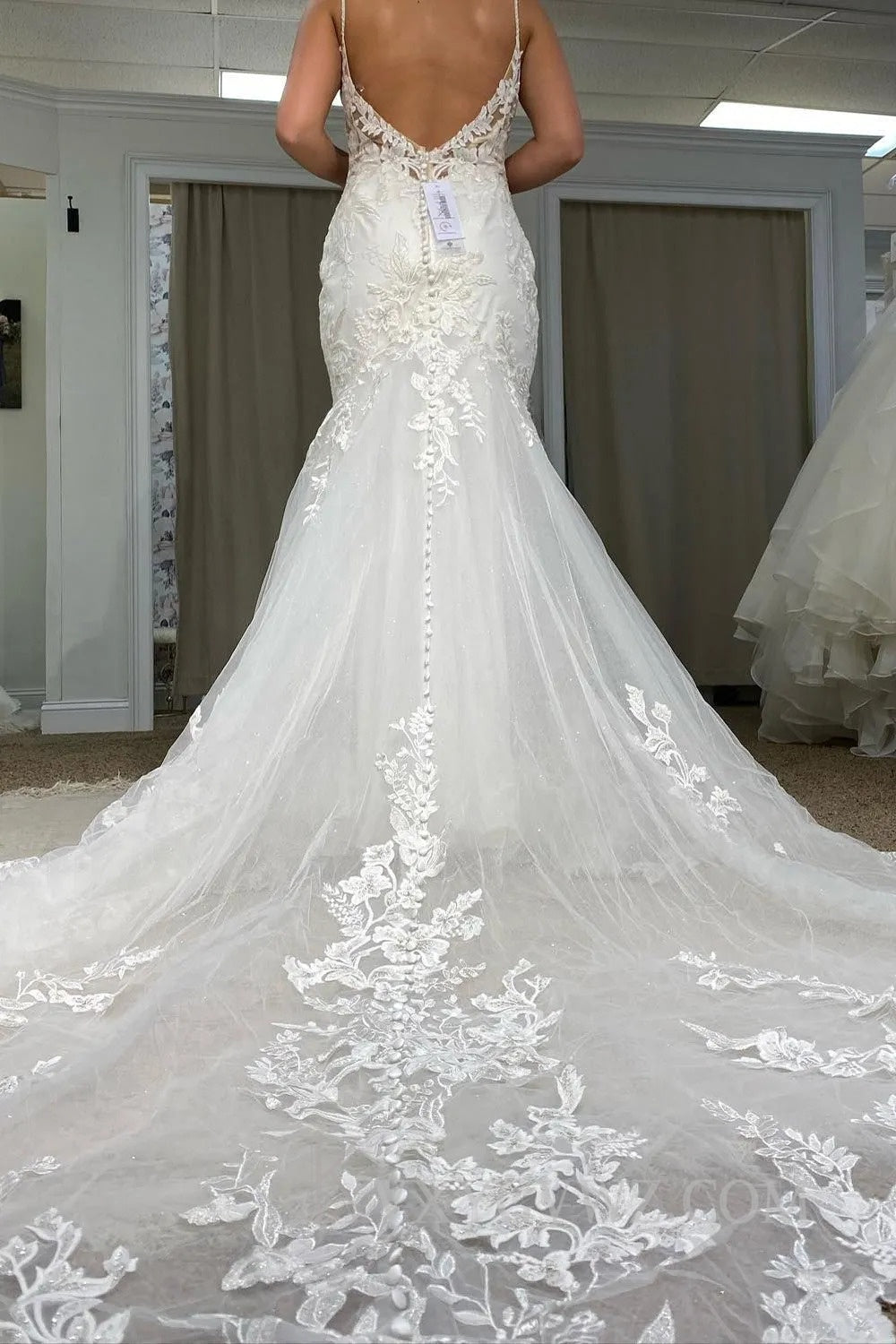 Mermaid Tulle Spaghetti Straps White Long Wedding Dress with Appliques HS379