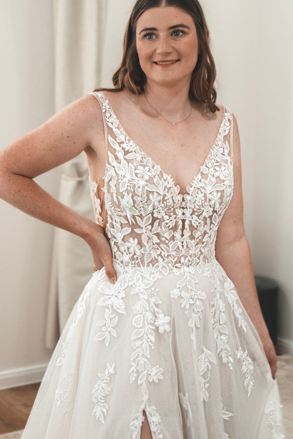 Graceful A Line V Neck Tulle Wedding Dresses Gown with Appliques HS846