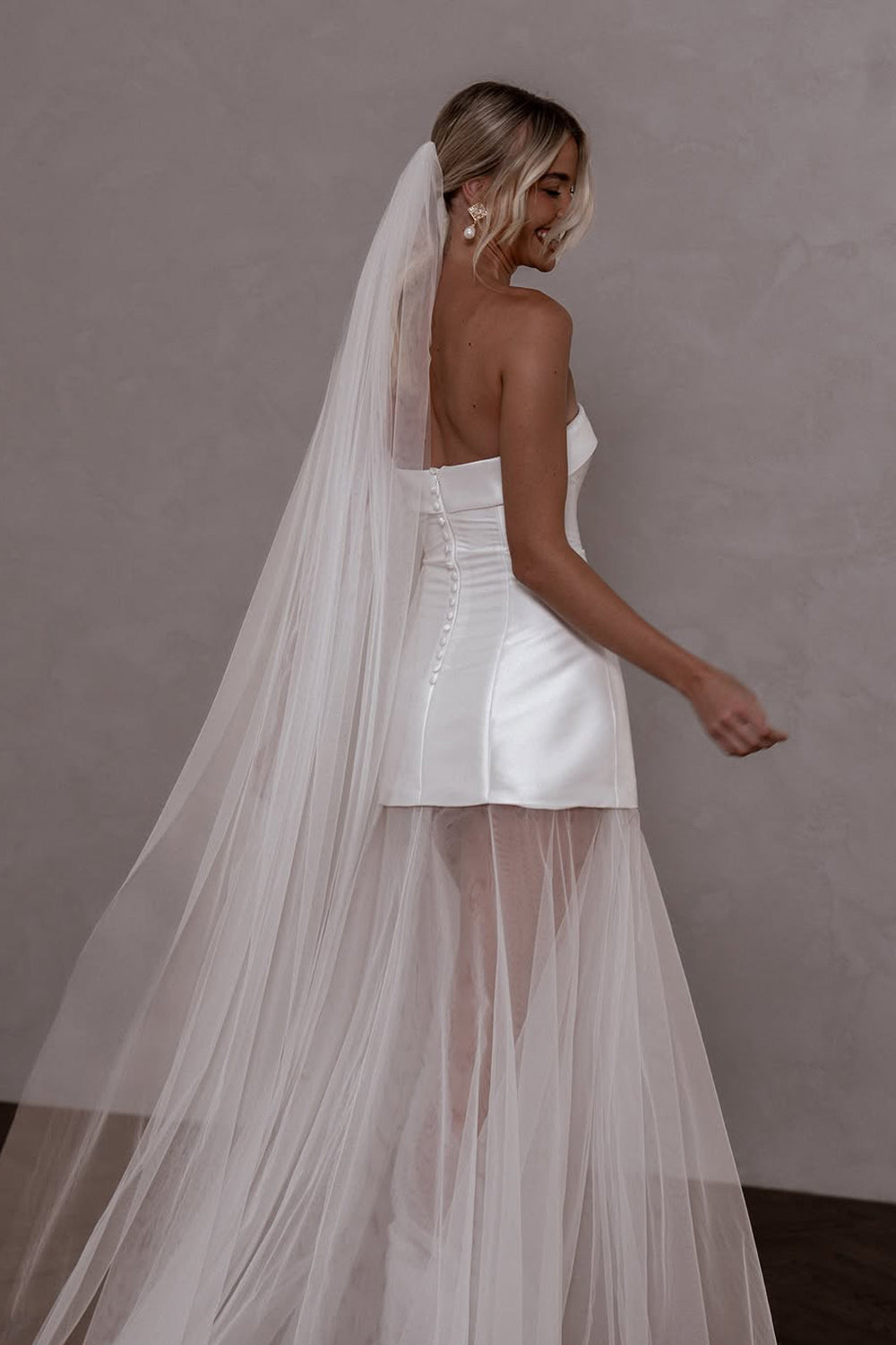 Modern Sheath Strapless Satin Short Wedding Dresses Gown with Lace HS876