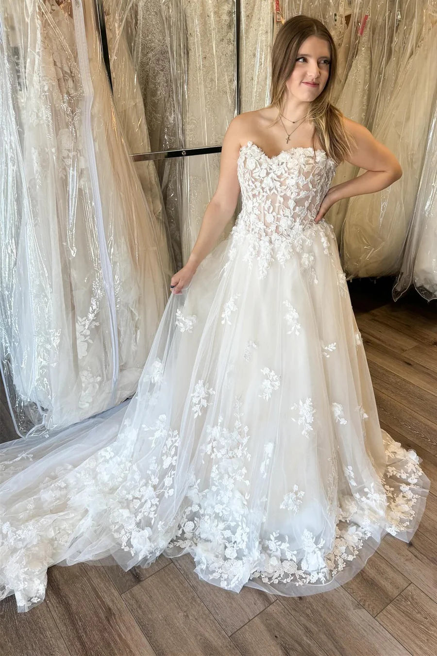 Bohemian A Line Sweetheart Tulle Wedding Dresses Gown with Appliques HS742