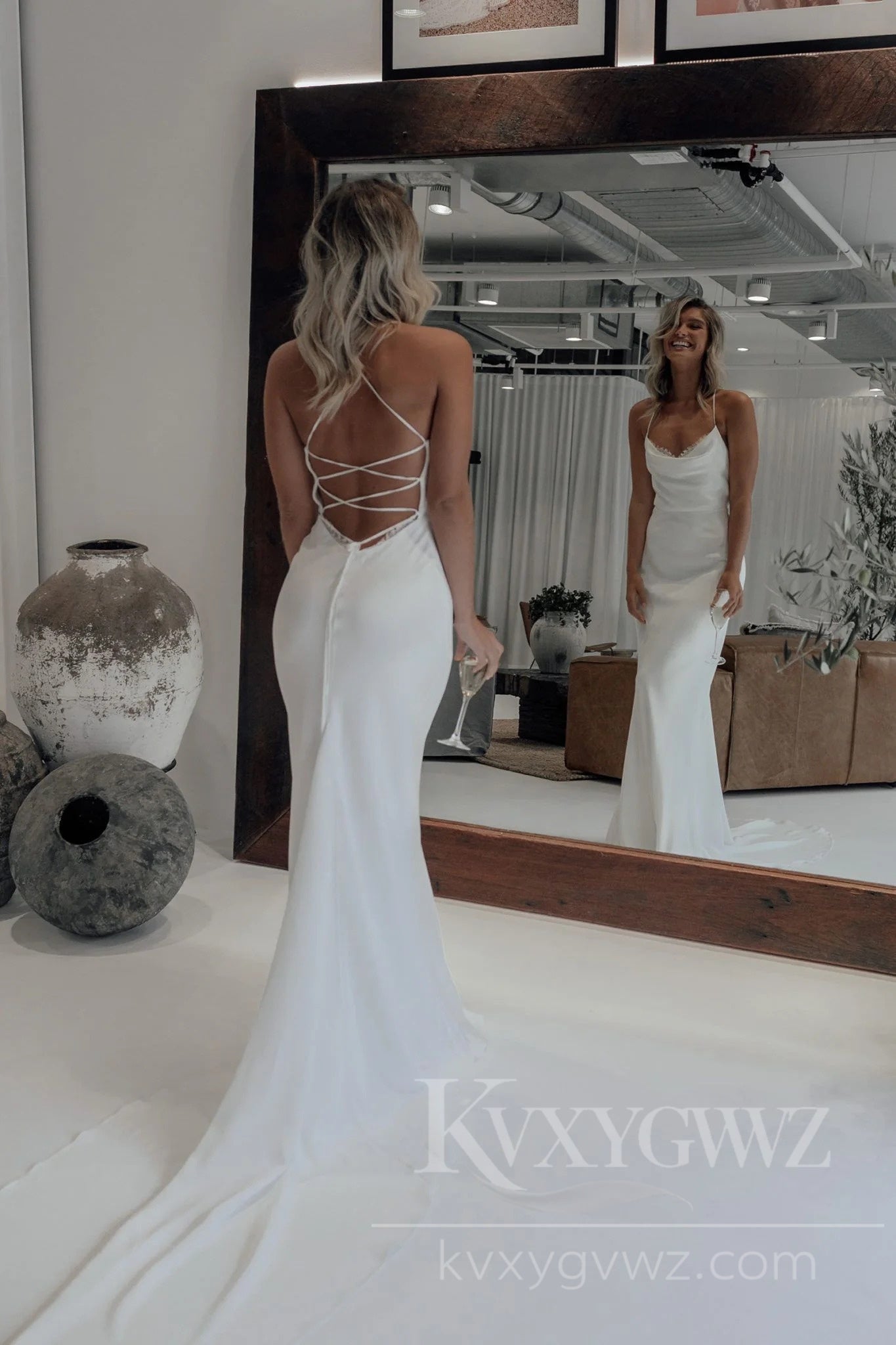 Sleek Satin Spaghetti Strap Mermaid Wedding Dress for a Modern Bridal Gown HS419