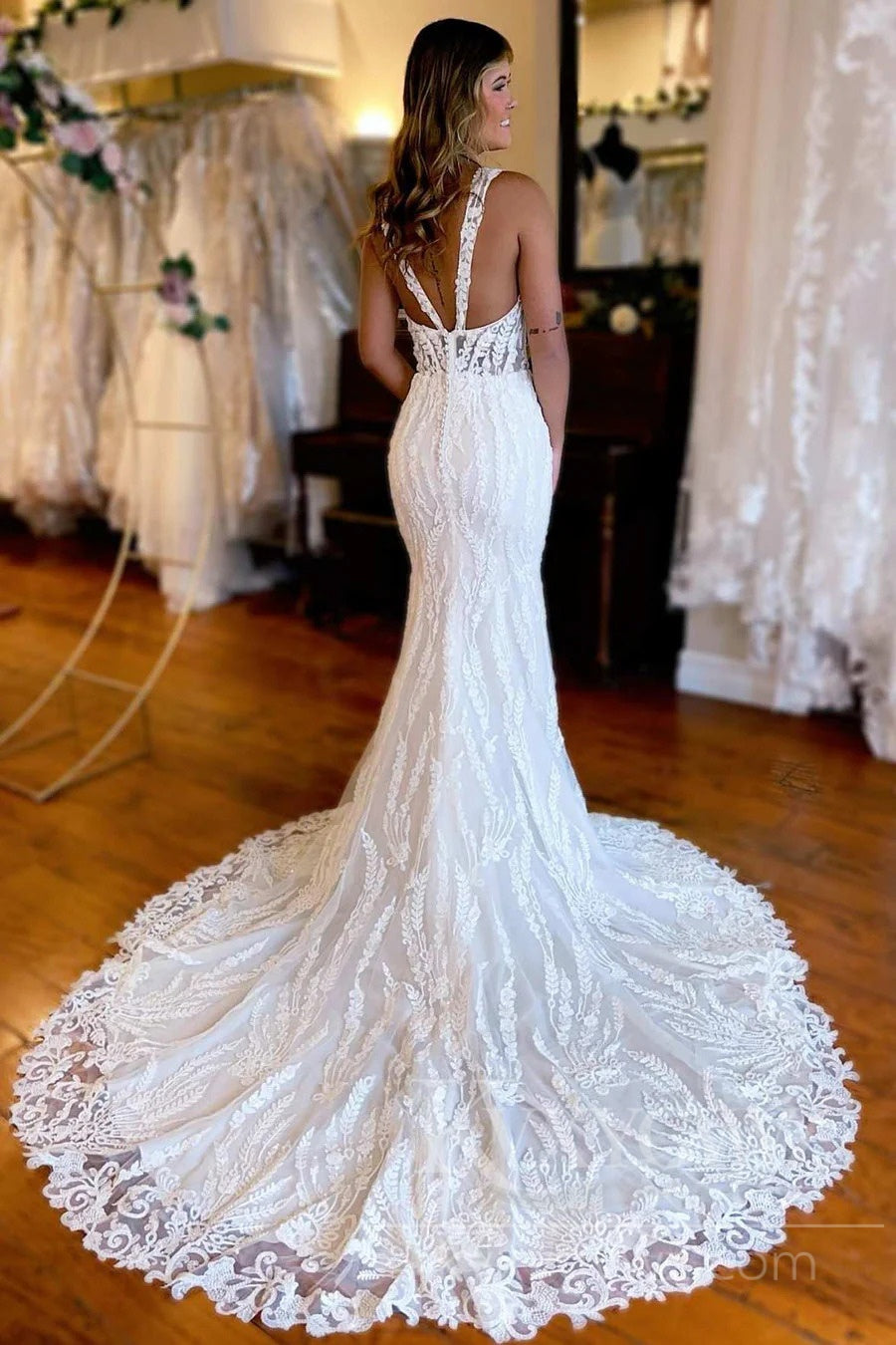 Elegant Lace V-Neck Mermaid Wedding Dress with Slit Sweep Train Bridal Gown HS423