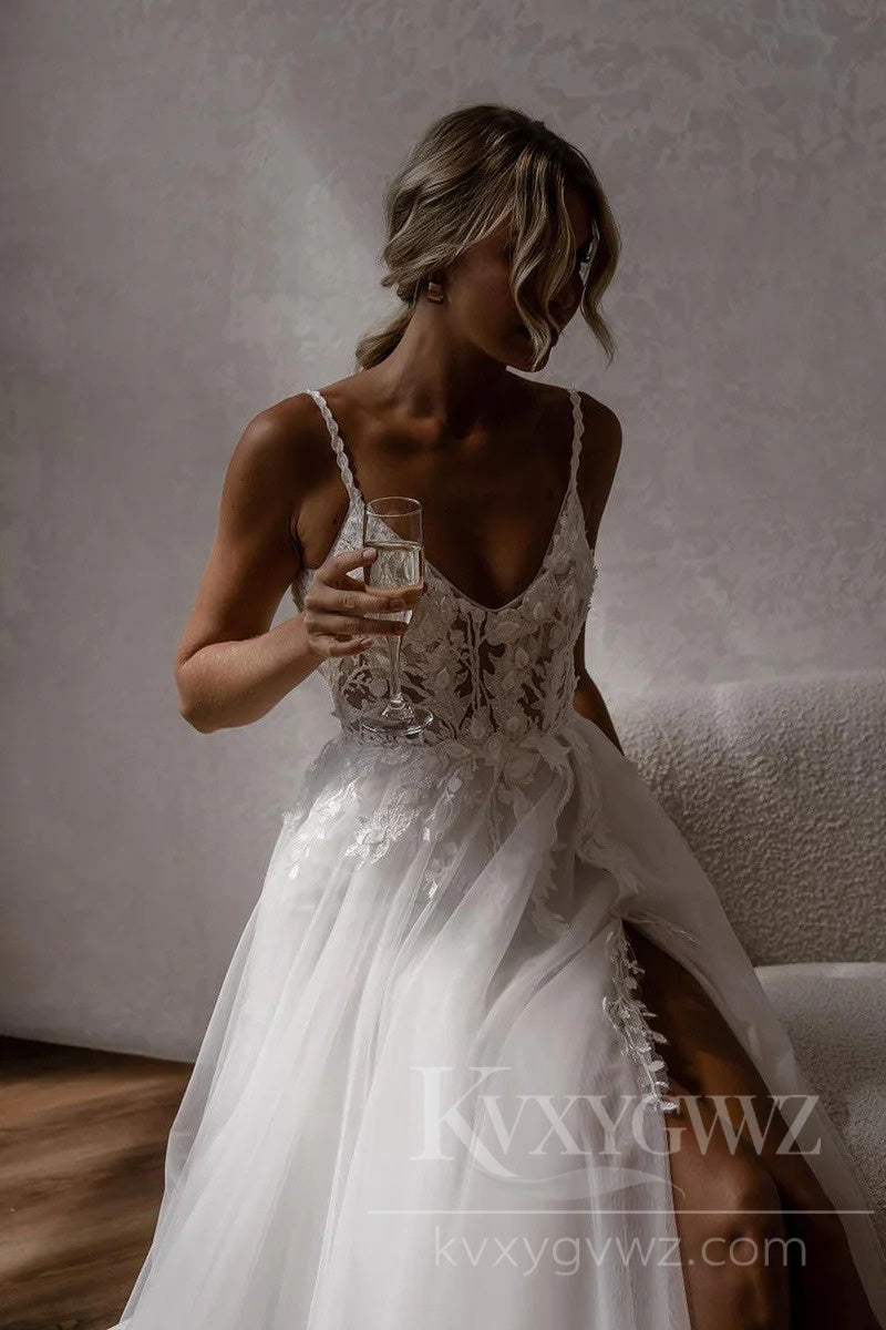 Chic Lace V-Neck Wedding Dress with Flowing Tulle Skirt for a Dreamy Bridal Look HS424