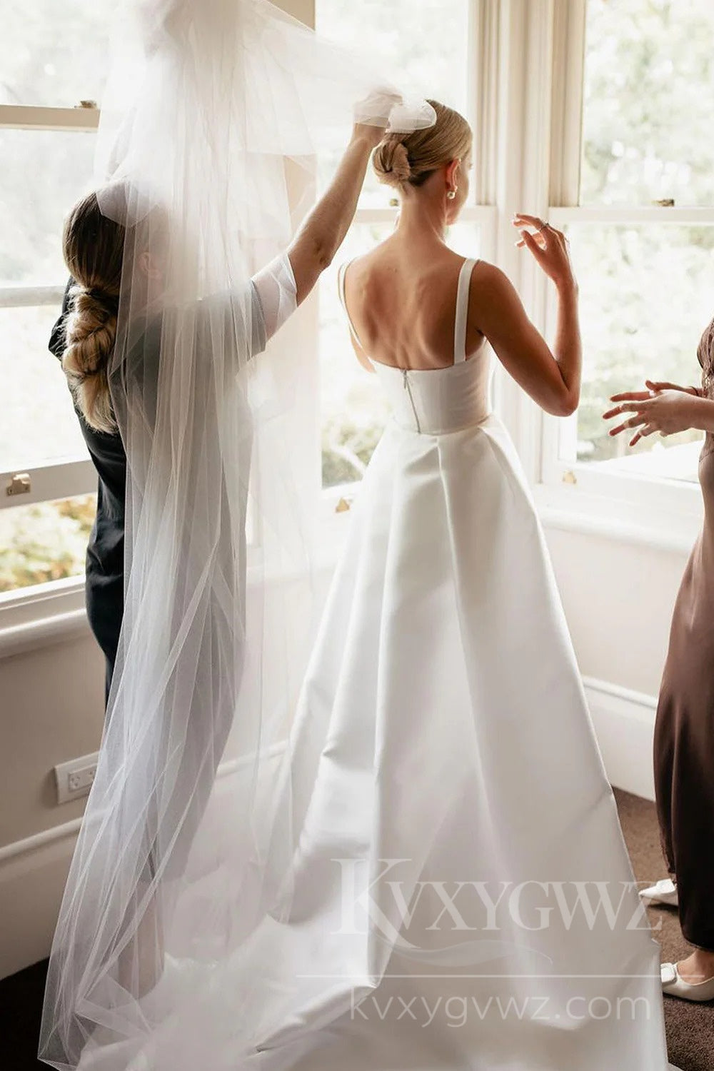 Chic Satin Strap Wedding Dress with Mermaid Silhouette and Dramatic Train Bridal Gown HS437