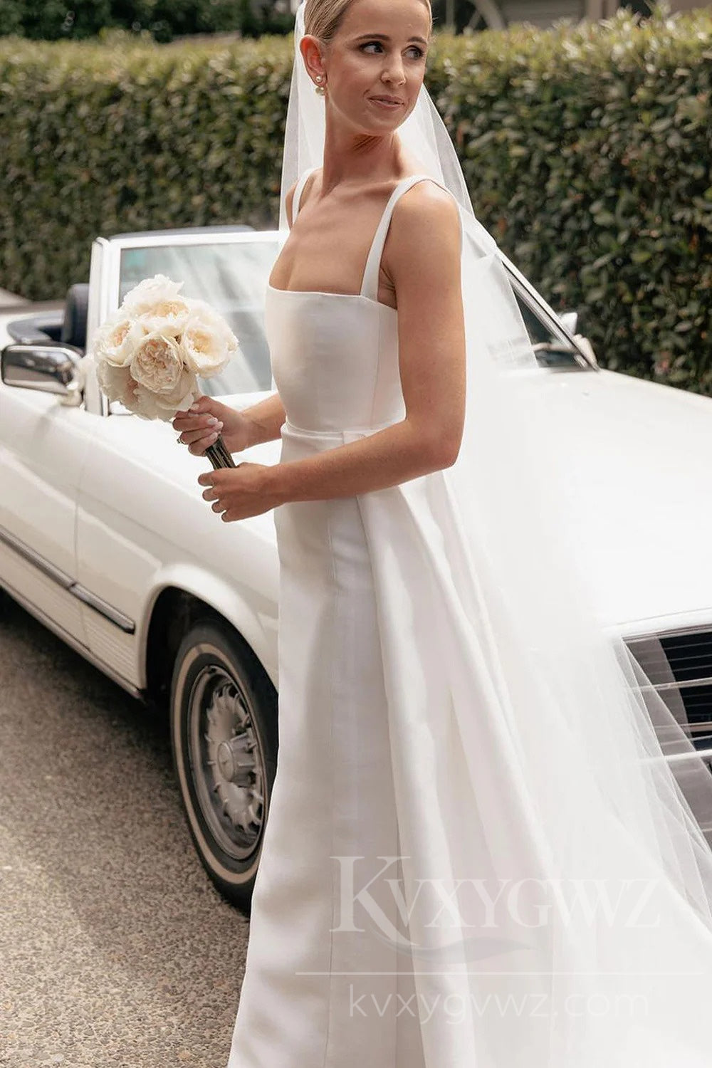 Chic Satin Strap Wedding Dress with Mermaid Silhouette and Dramatic Train Bridal Gown HS437