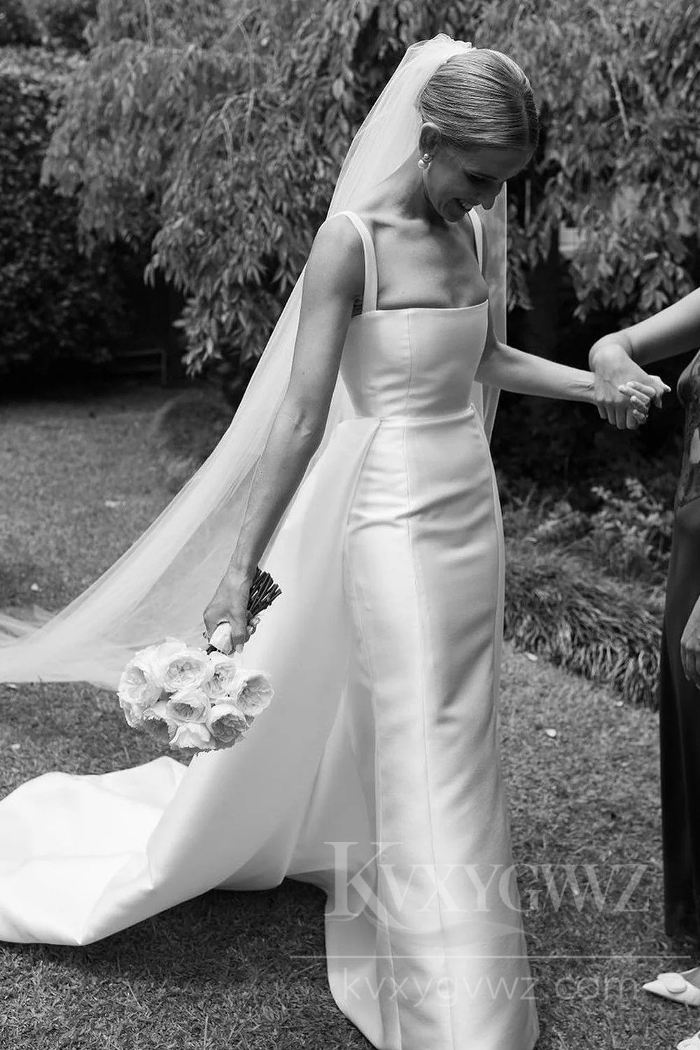 Chic Satin Strap Wedding Dress with Mermaid Silhouette and Dramatic Train Bridal Gown HS437