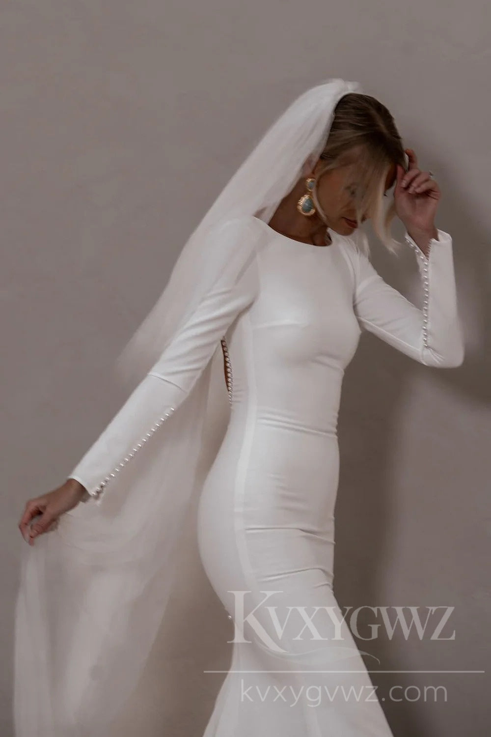 Elegant Satin Long Sleeve Mermaid Wedding Dress with Dramatic Train Bridal Gown HS440