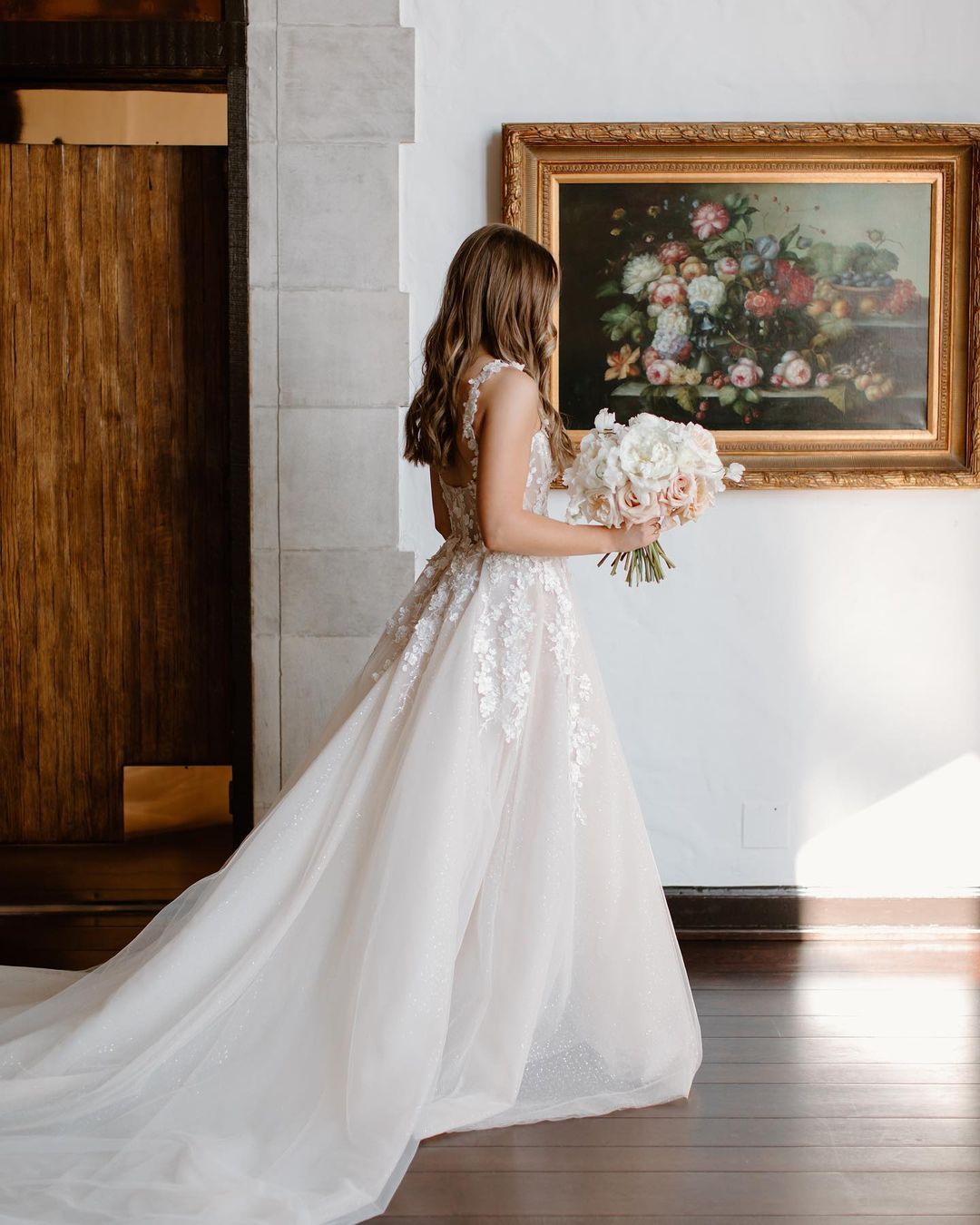 Pastoral Style A Line Sweetheart Tulle Wedding Dresses Gown with Appliques HS956