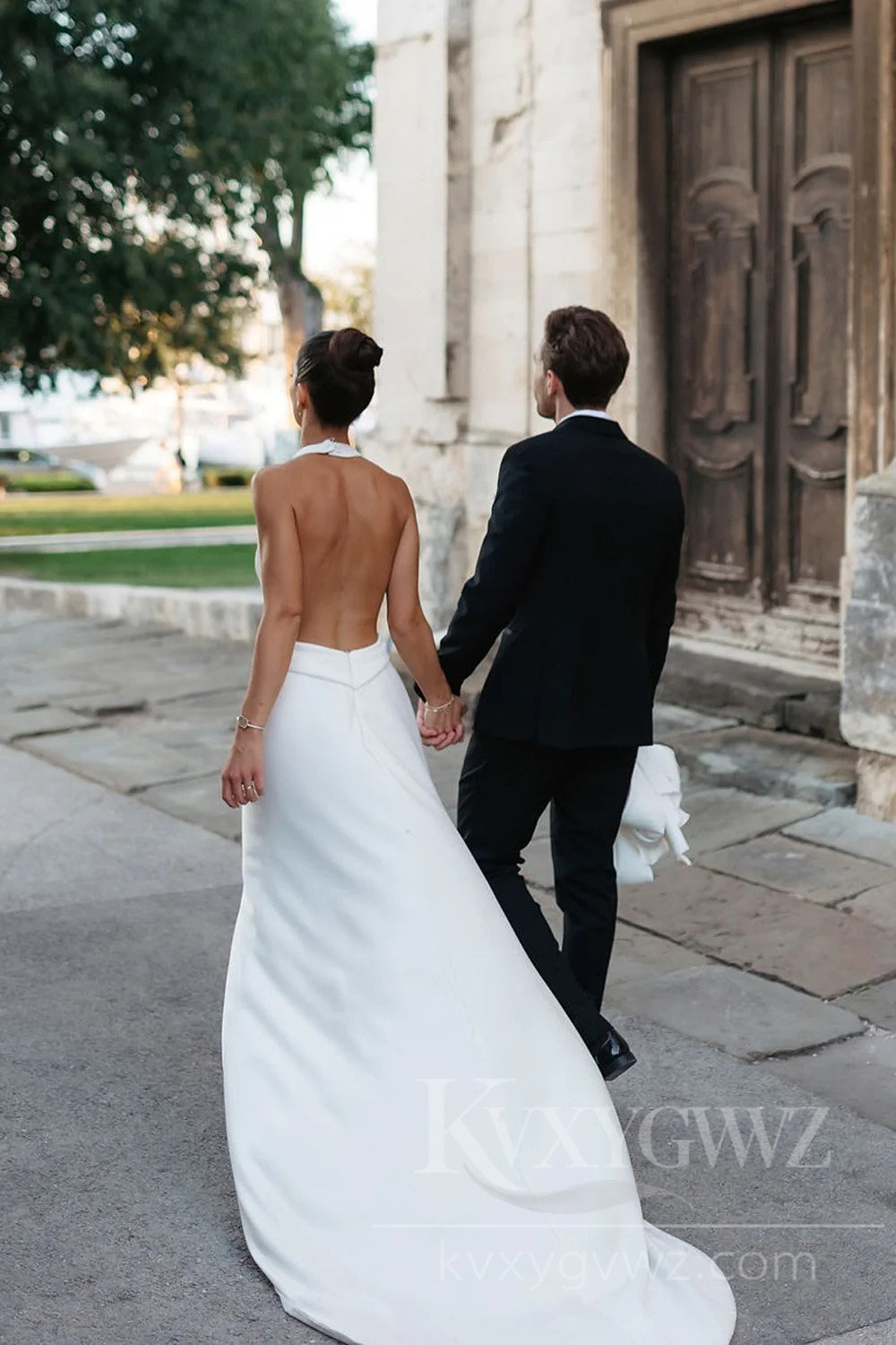 Chic Halter Neck Satin Wedding Dress with Sleek Lines Bridal Gown HS462