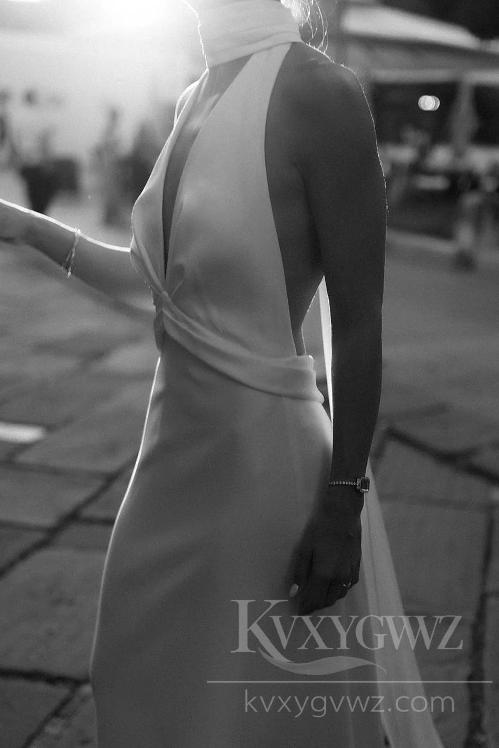Chic Halter Neck Satin Wedding Dress with Sleek Lines Bridal Gown HS462