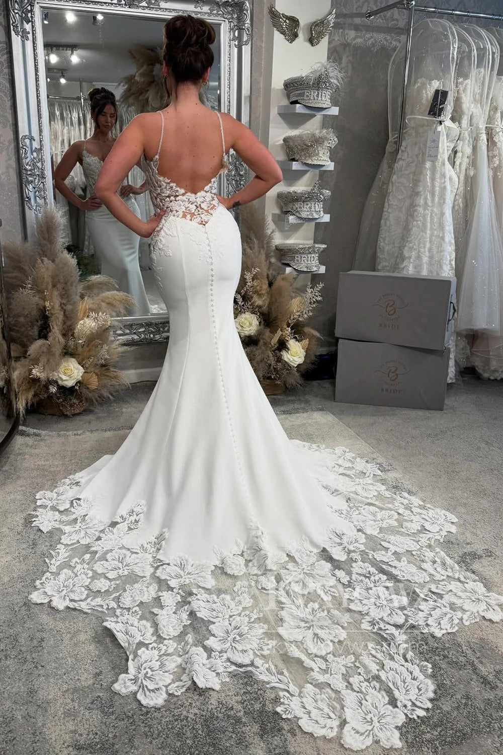 Lace and Satin Mermaid Wedding Dress with Spaghetti Straps Bridal Gown HS468