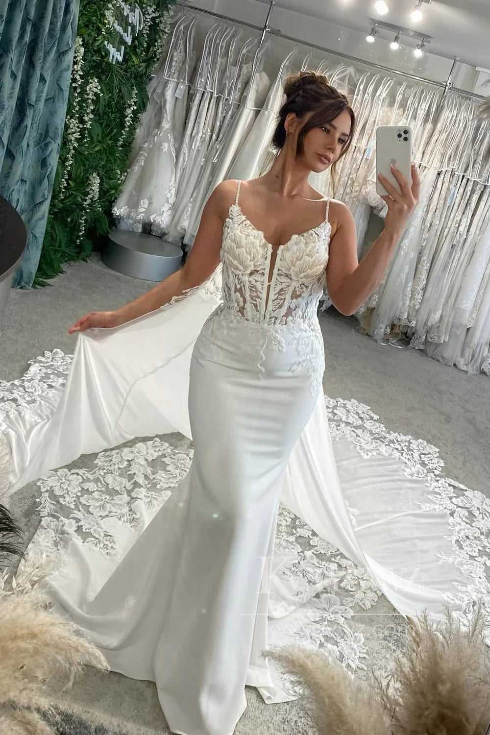 Lace and Satin Mermaid Wedding Dress with Spaghetti Straps Bridal Gown HS468