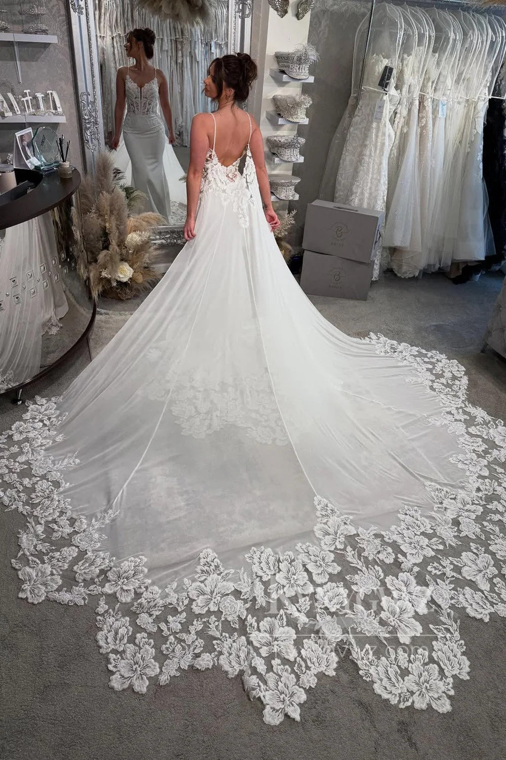 Lace and Satin Mermaid Wedding Dress with Spaghetti Straps Bridal Gown HS468