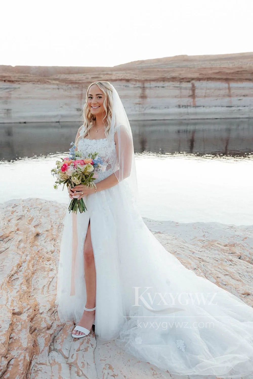 Delicate Lace and Tulle Wedding Dress with Spaghetti Straps Bridal Gown HS472