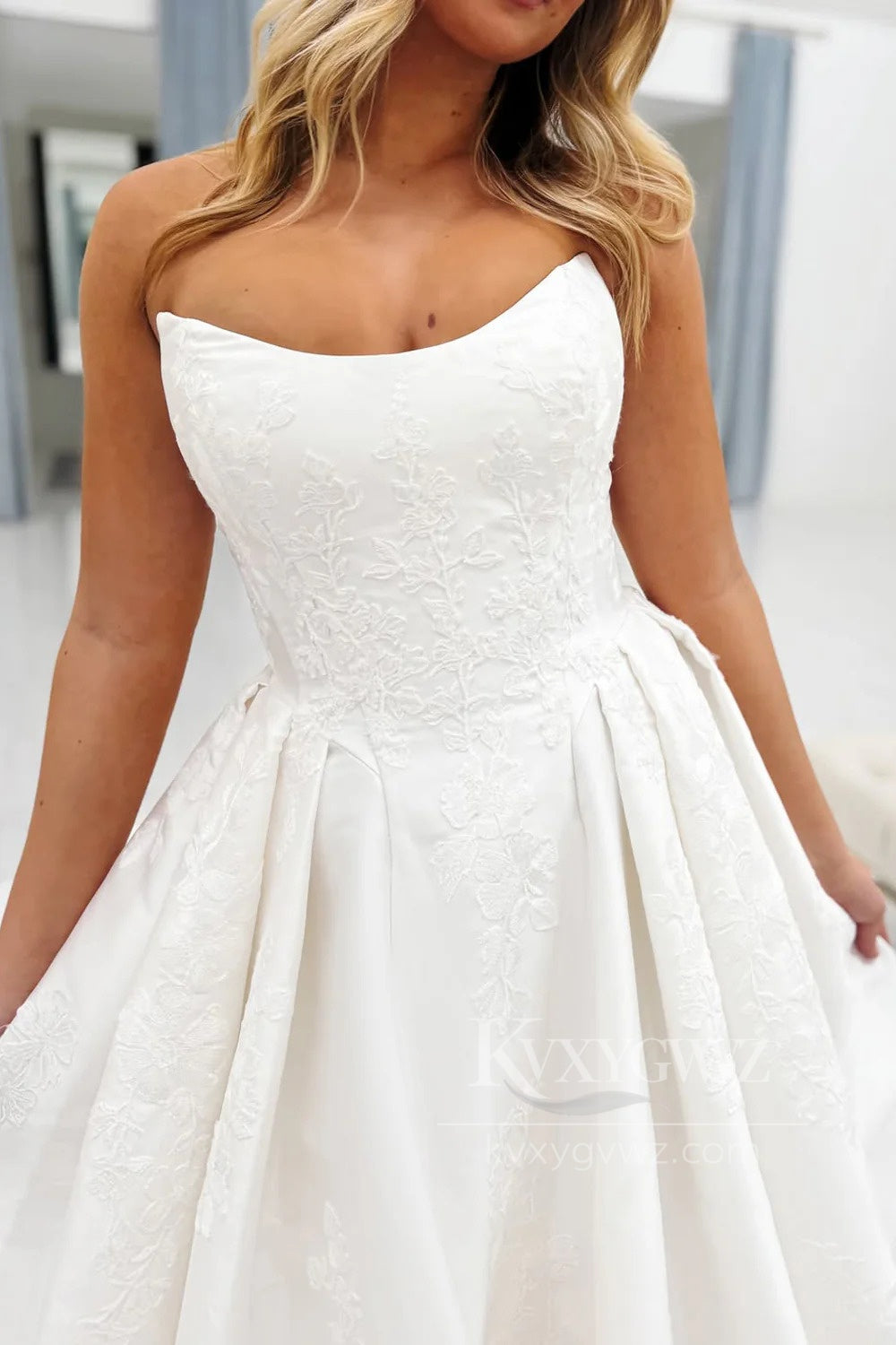 Strapless Satin Floral Wedding Gown with Dramatic Train Bridal Gown HS477