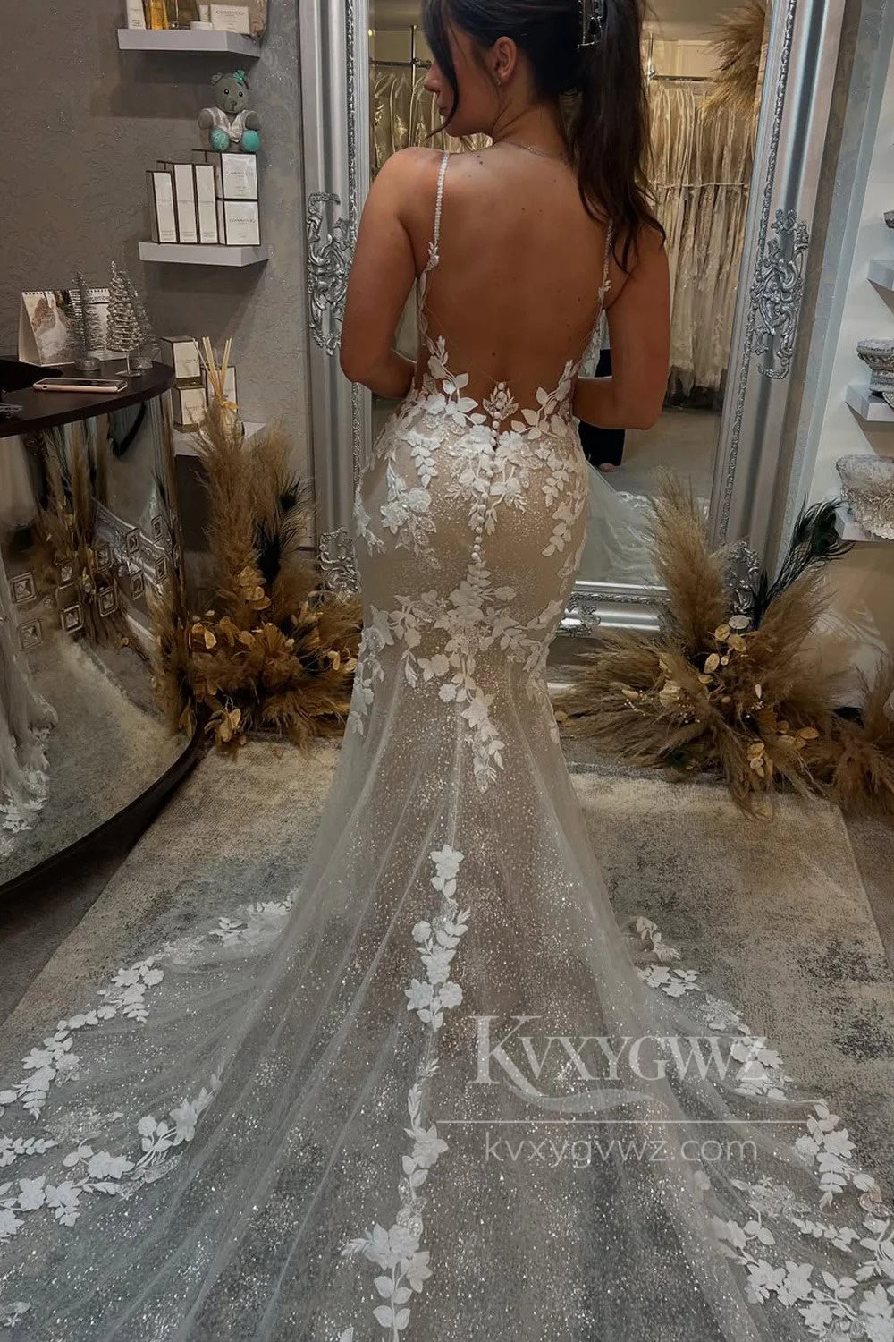Elegant V-Neck Lace Mermaid Wedding Dress with Spaghetti Straps Bridal Gown HS479