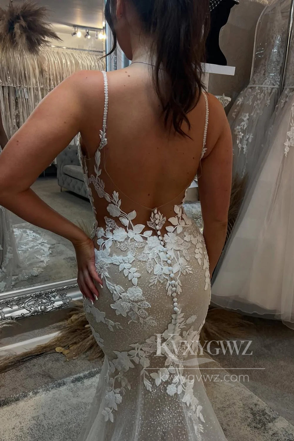 Elegant V-Neck Lace Mermaid Wedding Dress with Spaghetti Straps Bridal Gown HS479