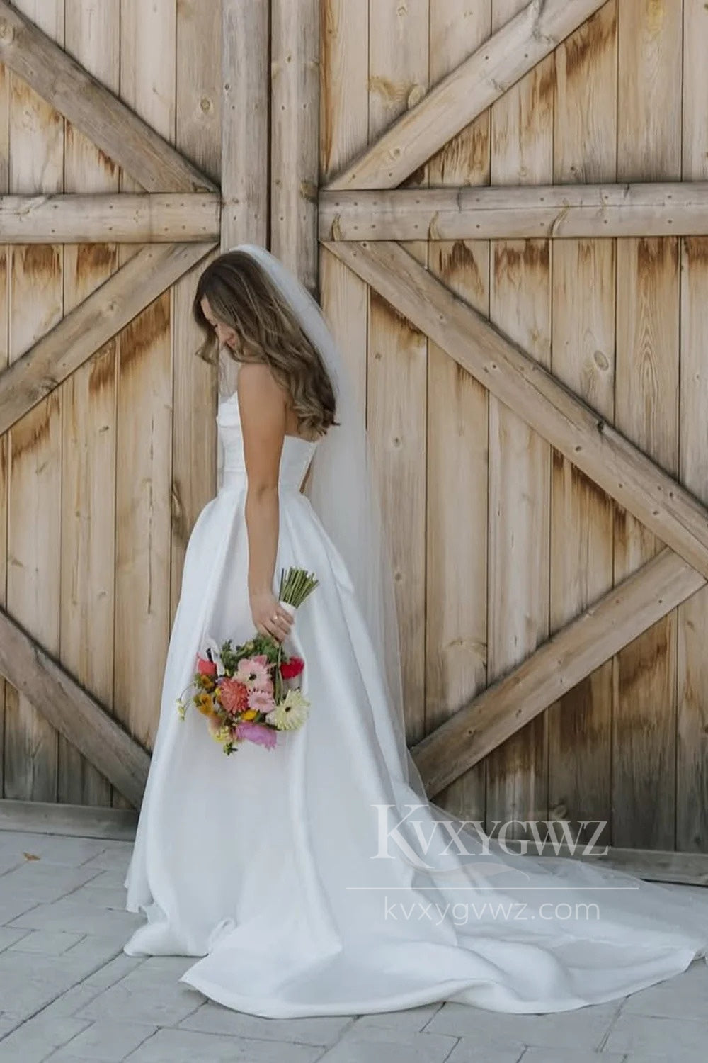 Elegant Strapless Satin Wedding Dress with High Slit Bridal Gown HS483
