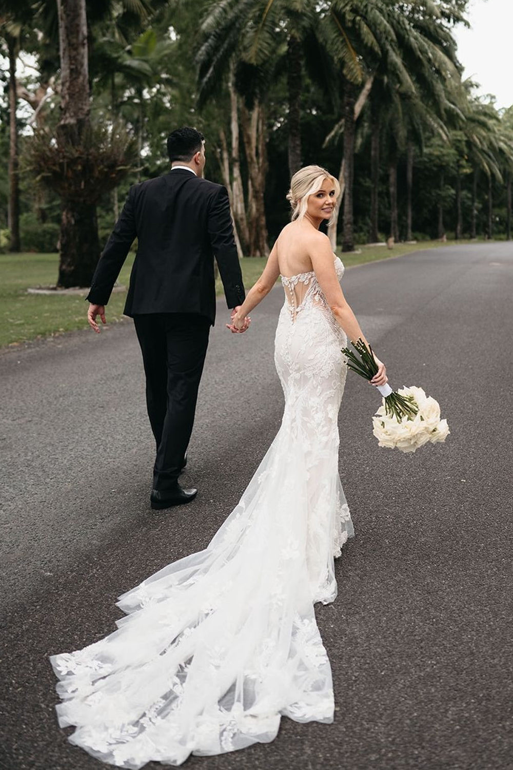 Glamorous Mermaid V Neck Lace Wedding Dresses Gown with Appliques HS865