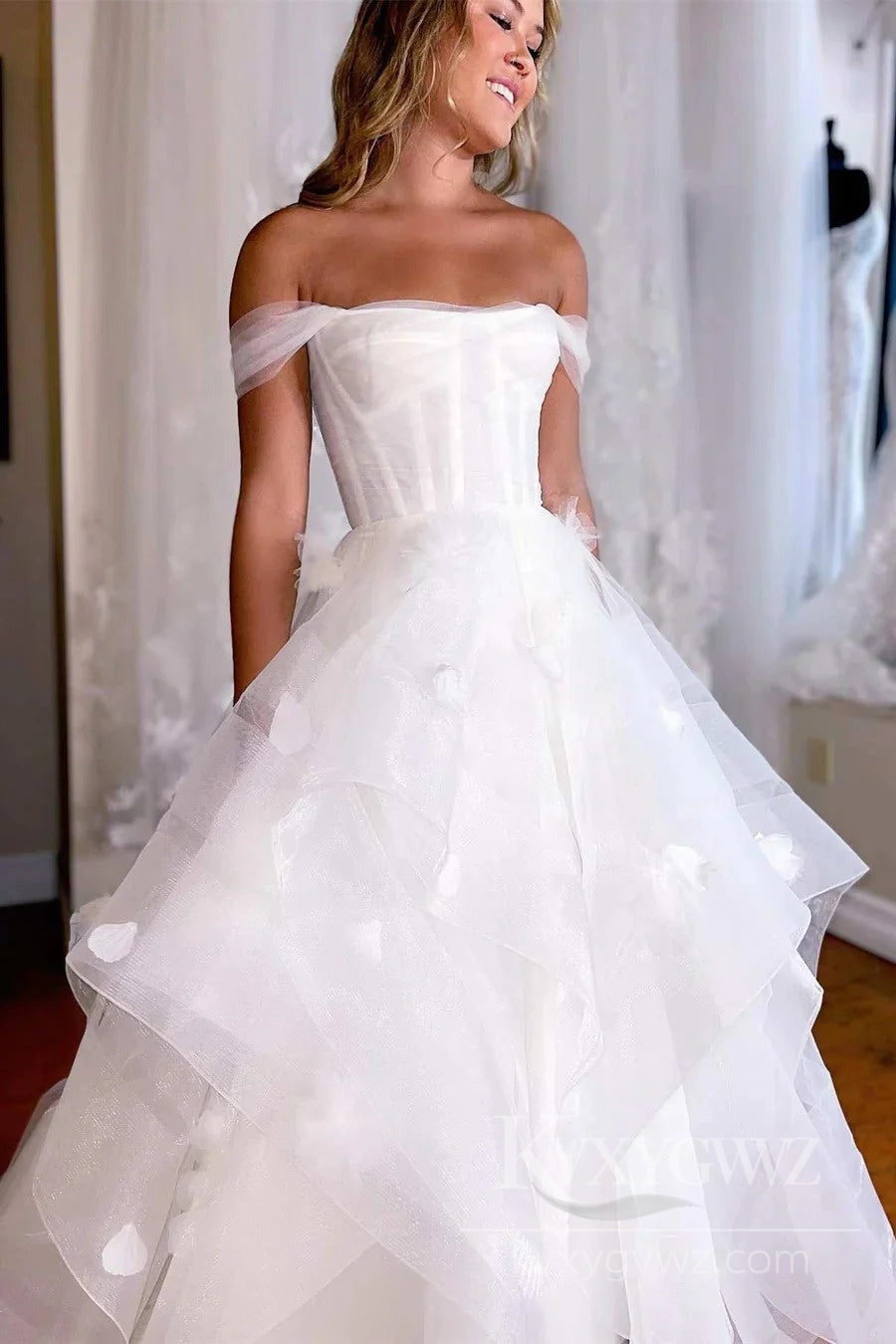 Dreamy Off-the-Shoulder Ball Gown Wedding Dress Floor-length Bridal Gown HS488