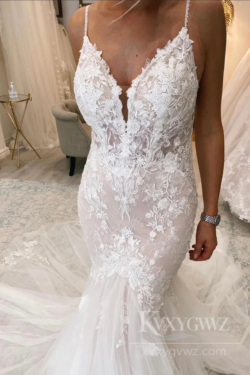 Romantic V-Neck Lace Wedding Gown with Delicate Lace Bridal Gown HS497