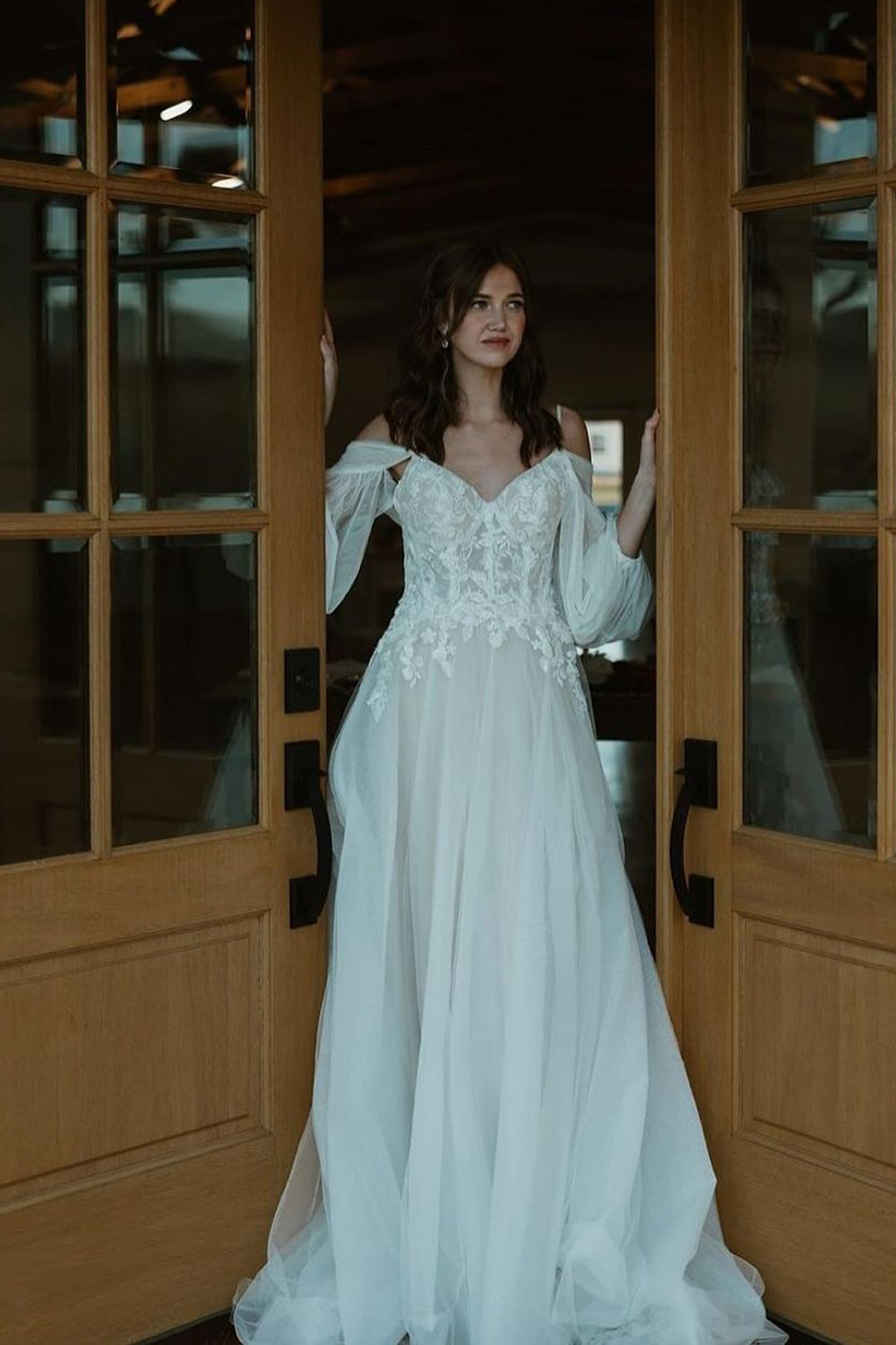 Pastoral Style A-Line Off the Shoulder Tulle Wedding Dresses Gown HS843