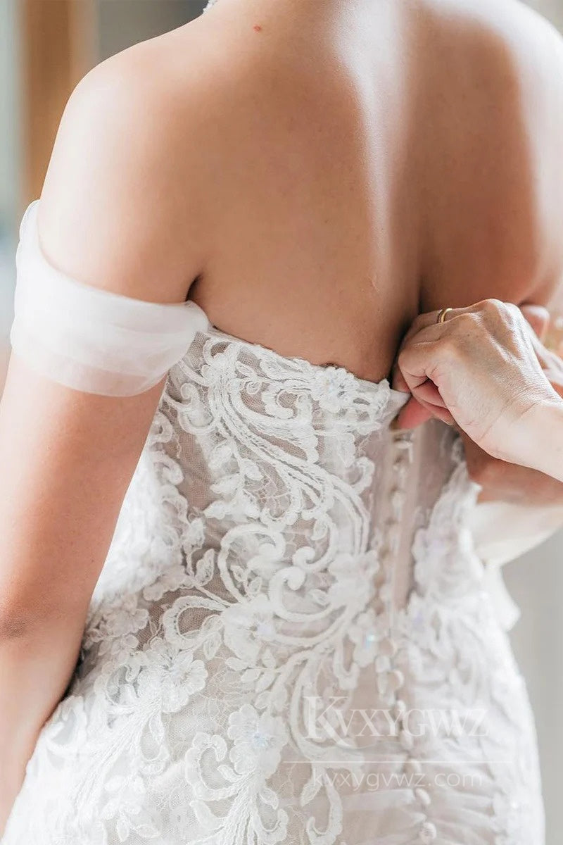 Exquisite Off-Shoulder Lace Wedding Gown with Dramatic Train Bridal Gown HS549