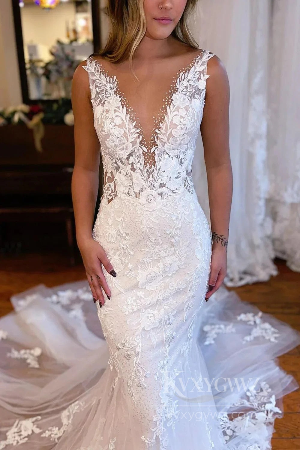 Enchanting V-Neck Lace Mermaid Wedding Dress with Dramatic Chapel Train Bridal Gown HS554