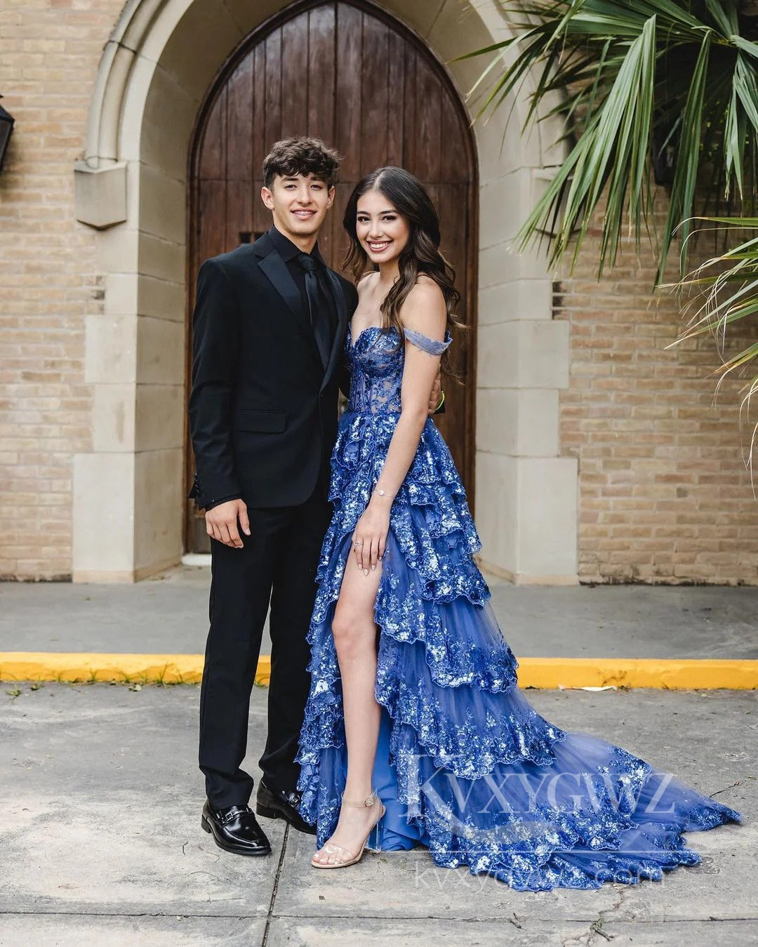 Exquisite Off-Shoulder Lace Prom Dress with Cascading Ruffles Floral Detailing Evening Dress LF574