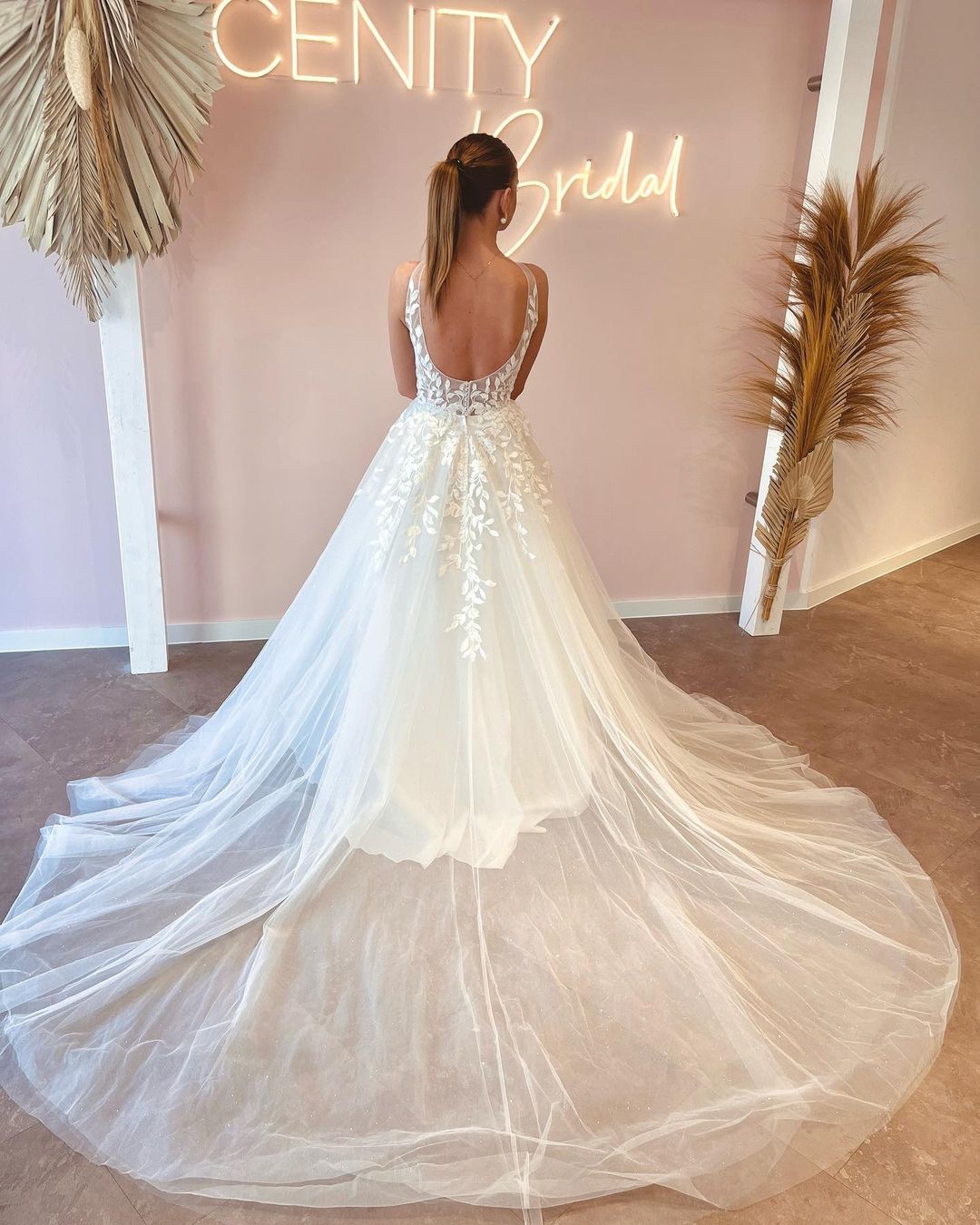 Graceful A Line V Neck Tulle Wedding Dresses Gown with Appliques HS685