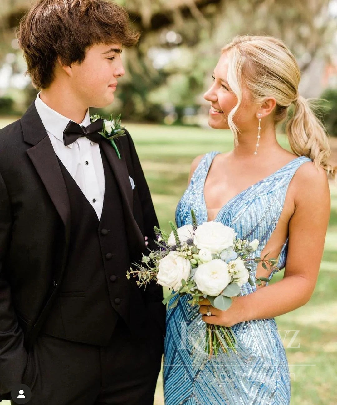 Charming Mermaid V Neck Evening Dresses Light Blue Sequins Long Prom Dresses LF581
