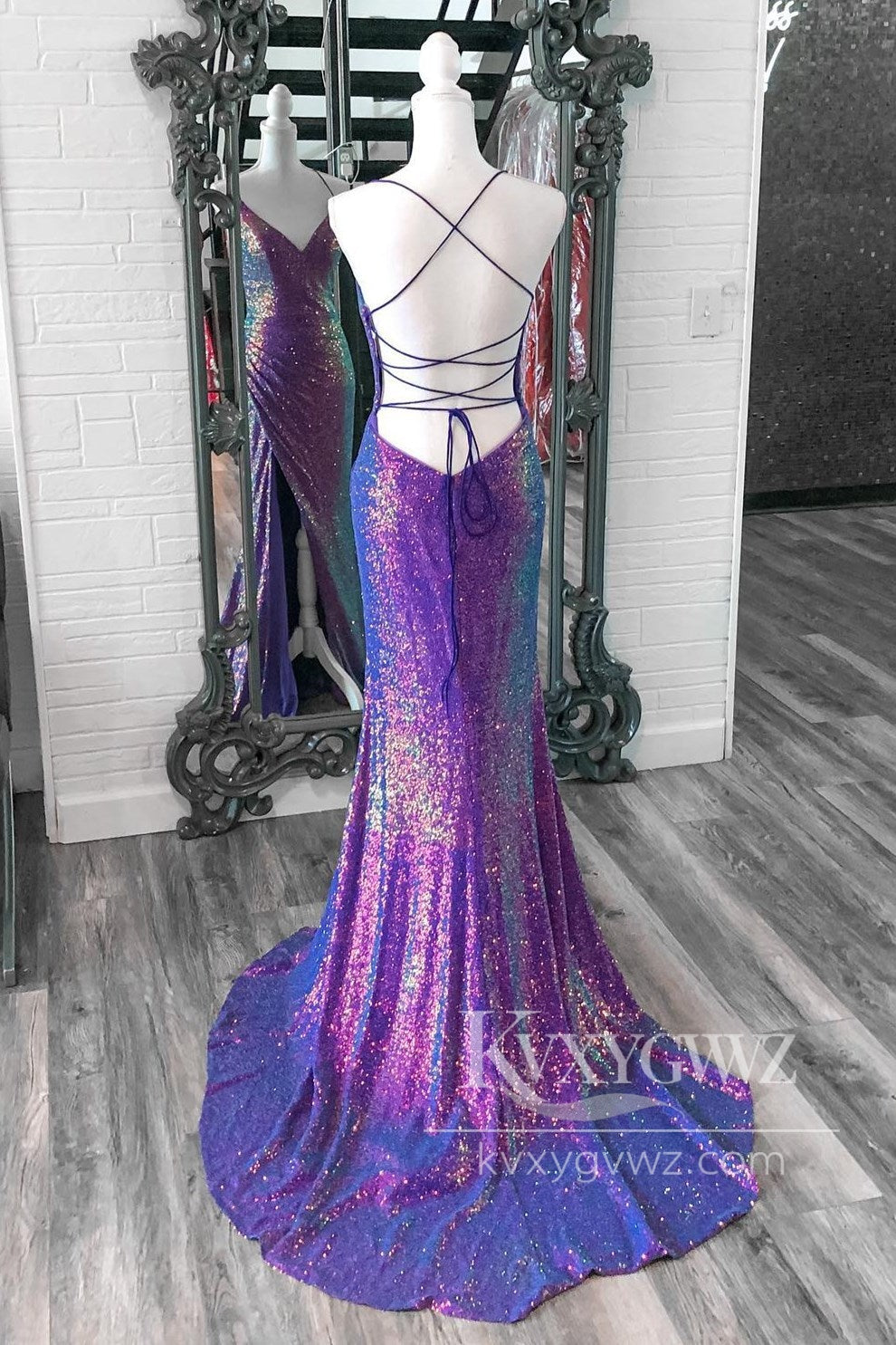 Chic Conspicuous Mermaid Evening Gown Purple Sequins V Neck Long Prom Dress with Slit LF595