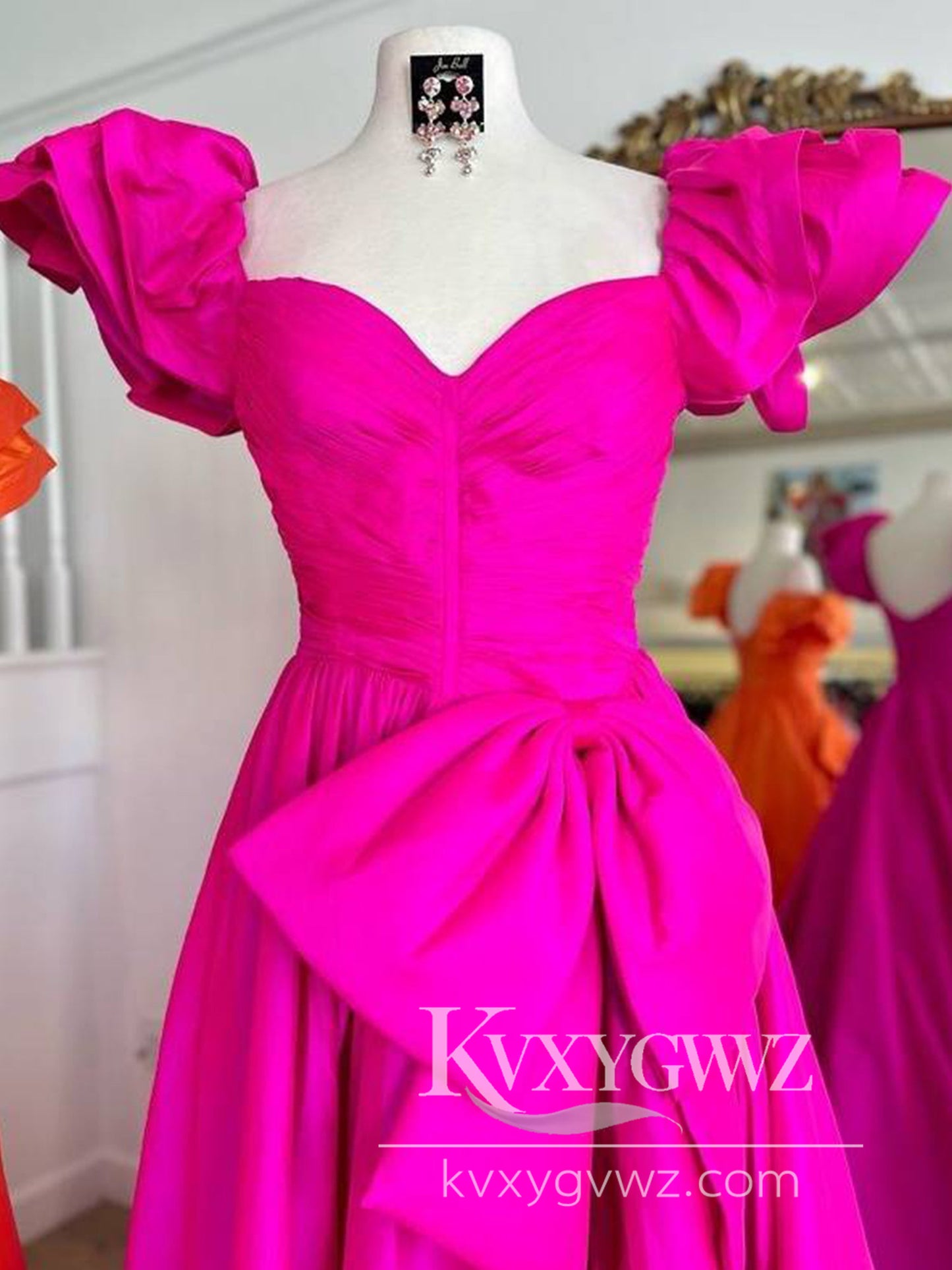 Stunning Ball Gown Pink Evening Gown Sweetheart Pleated Prom Dress with Bow LF621